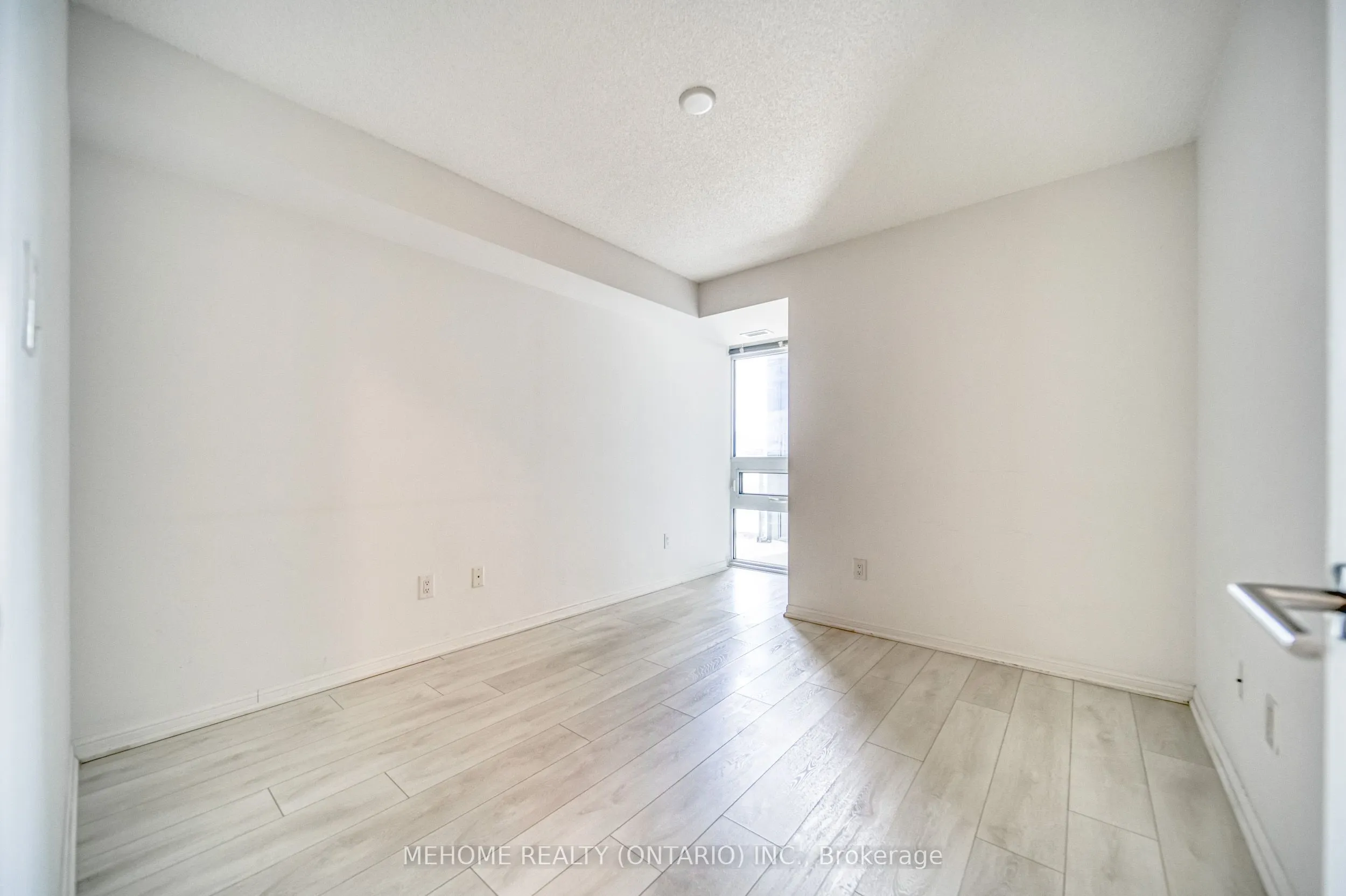 400 Adelaide Street E, #822