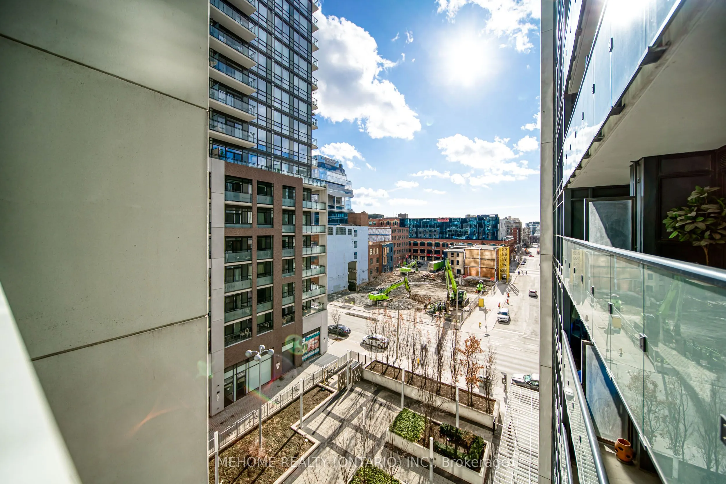 400 Adelaide Street E, #822