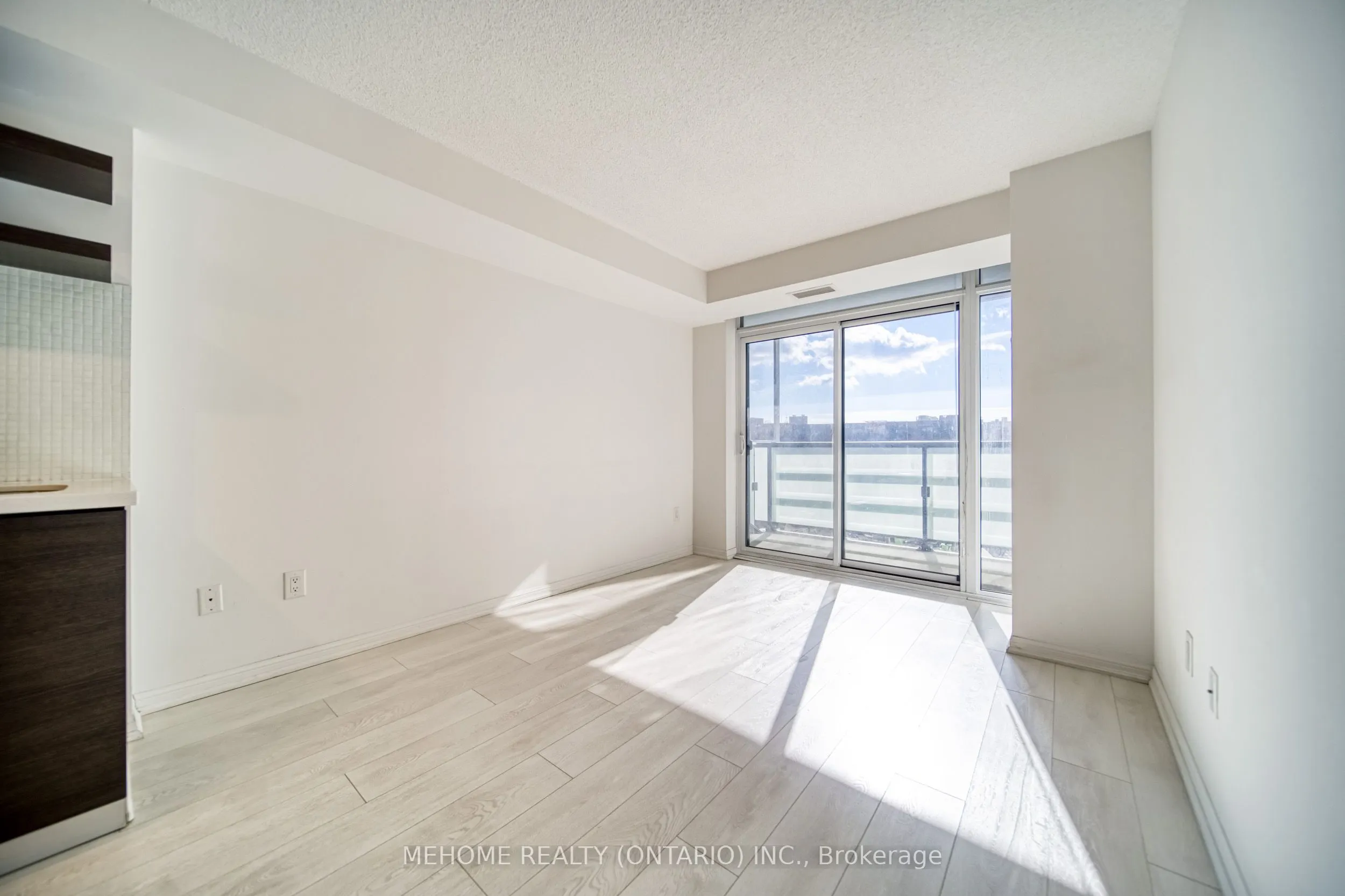 400 Adelaide Street E, #822
