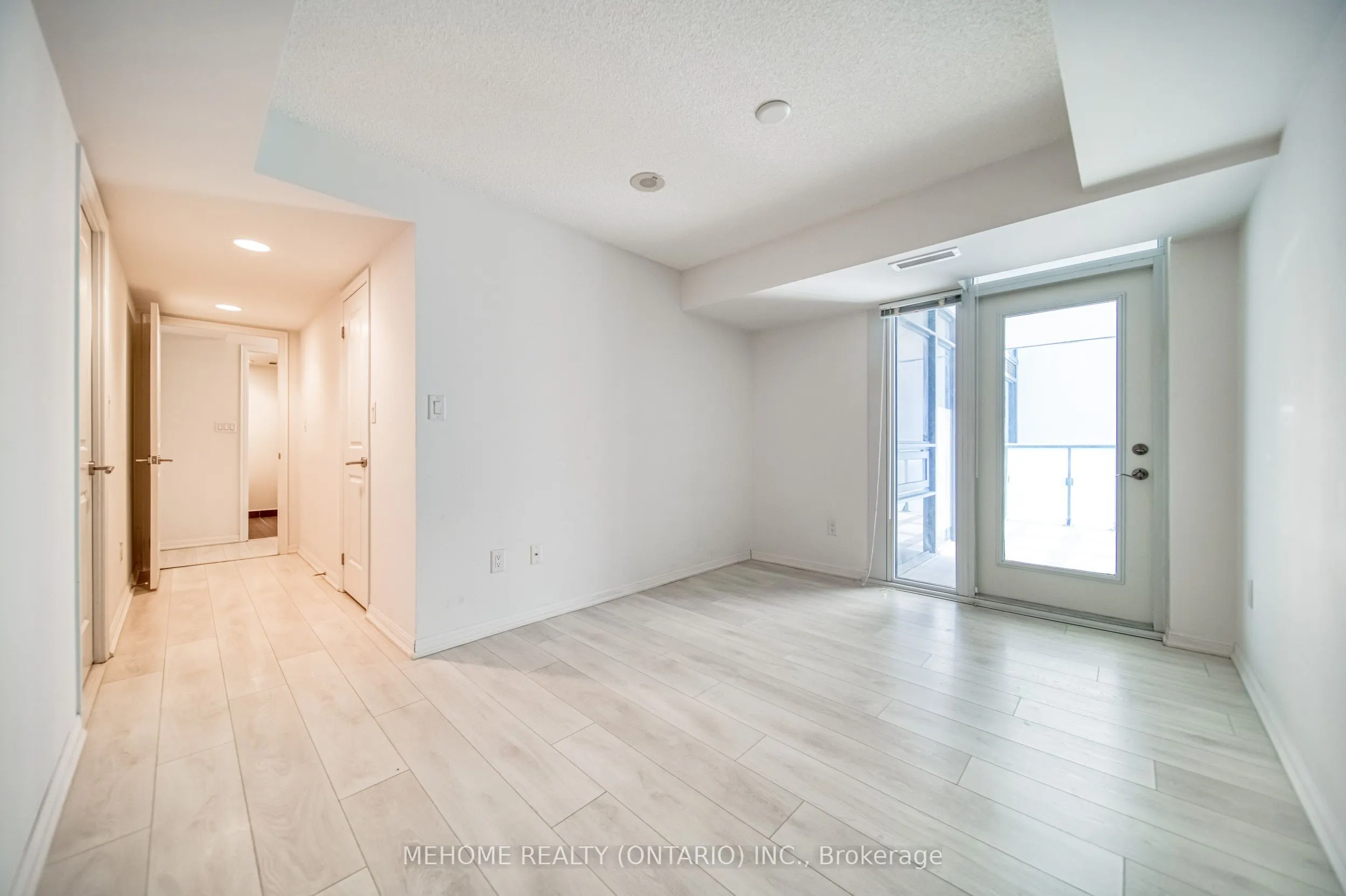 400 Adelaide Street E, #822