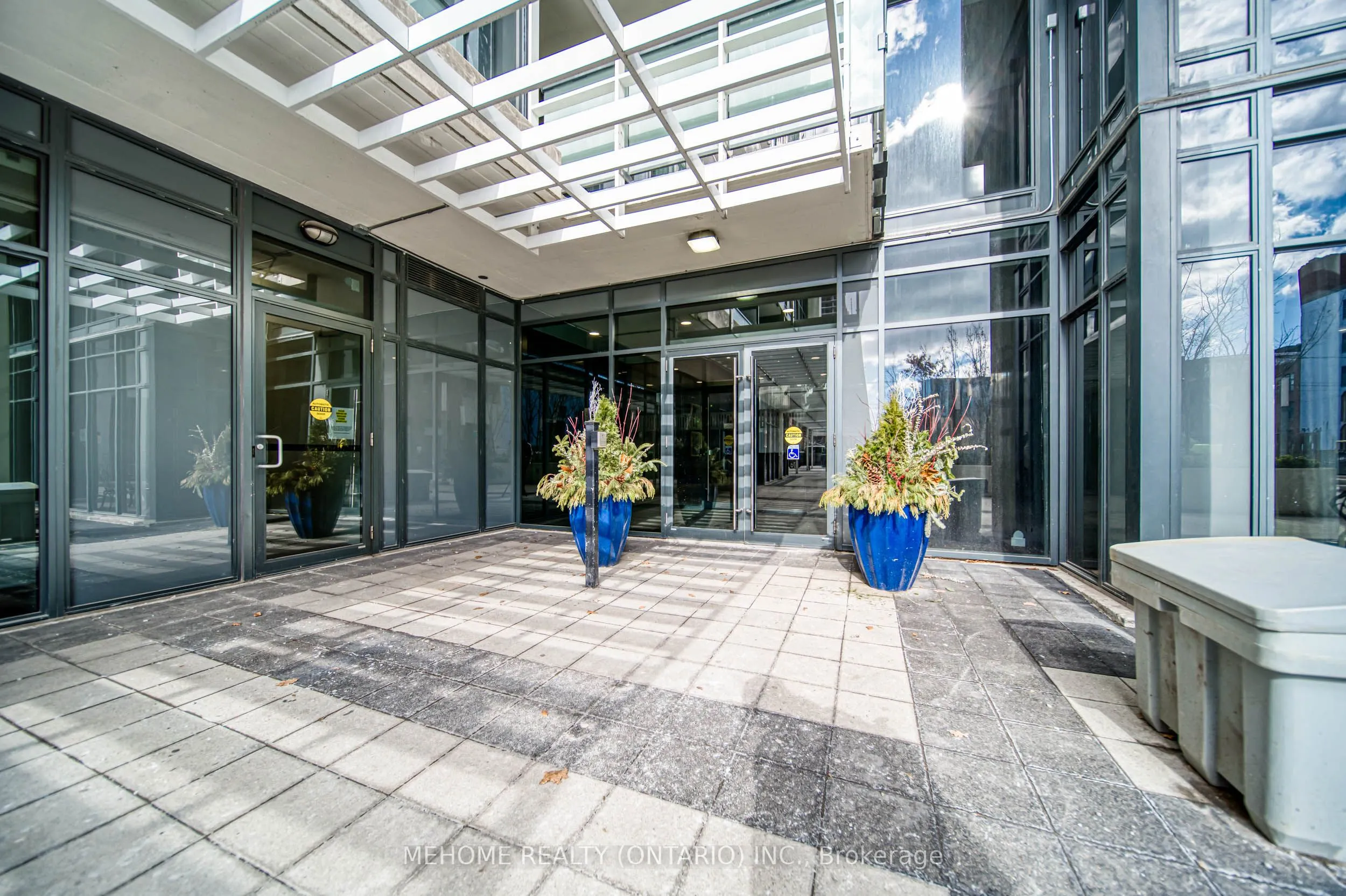 400 Adelaide Street E, #822