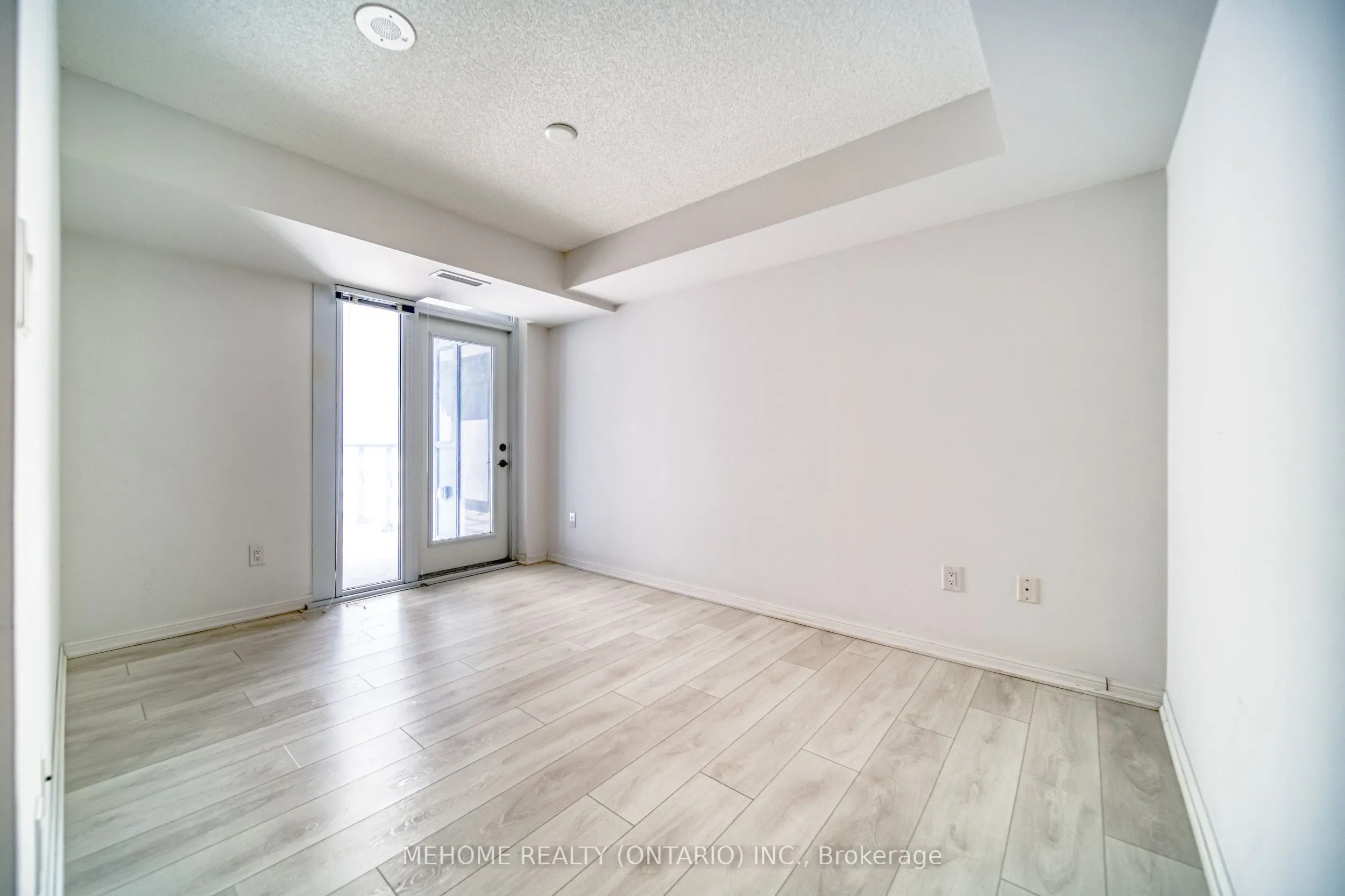 400 Adelaide Street E, #822
