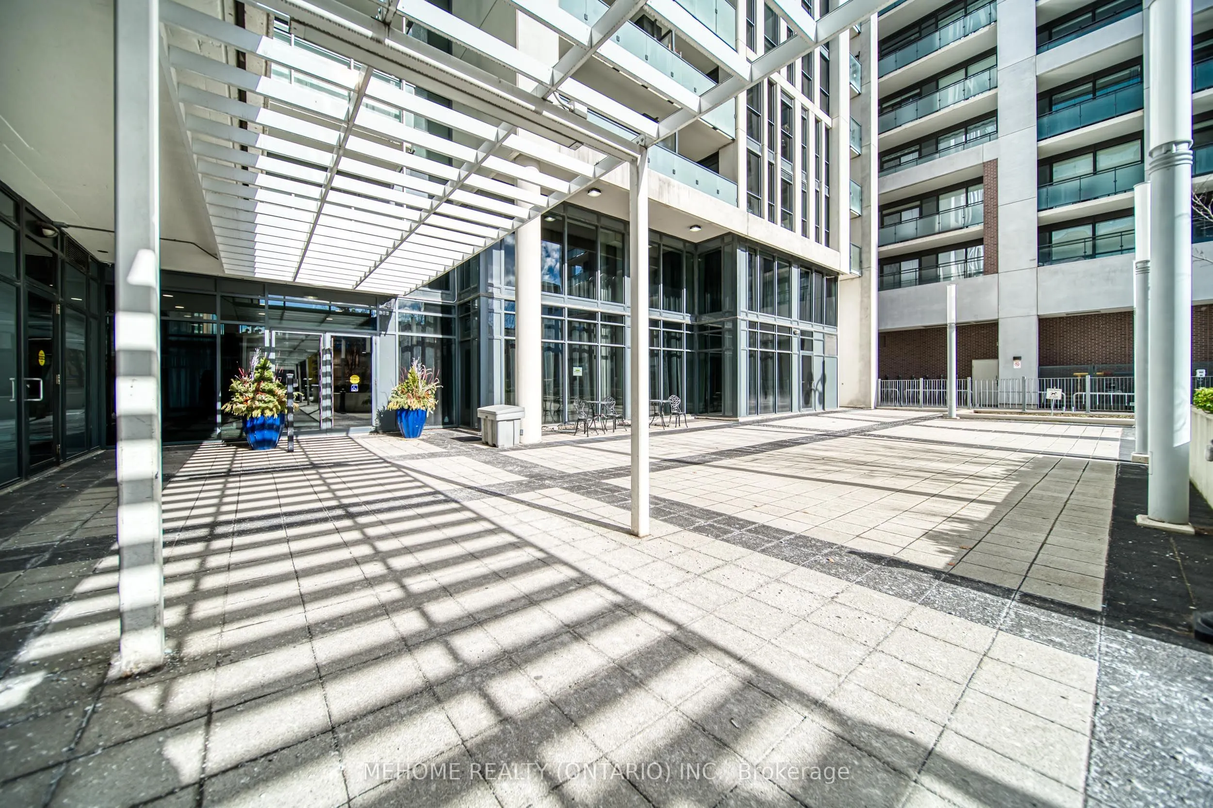 400 Adelaide Street E, #822