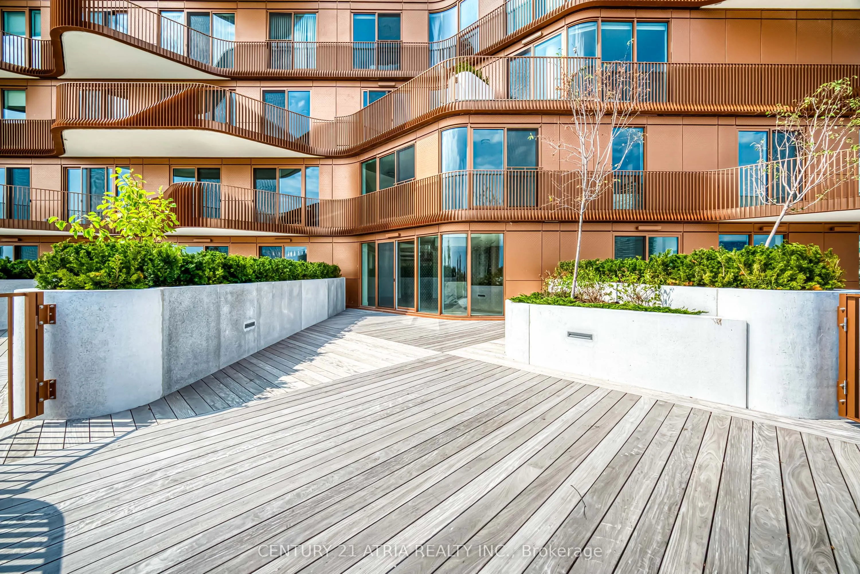 155 Merchants' Wharf, #332