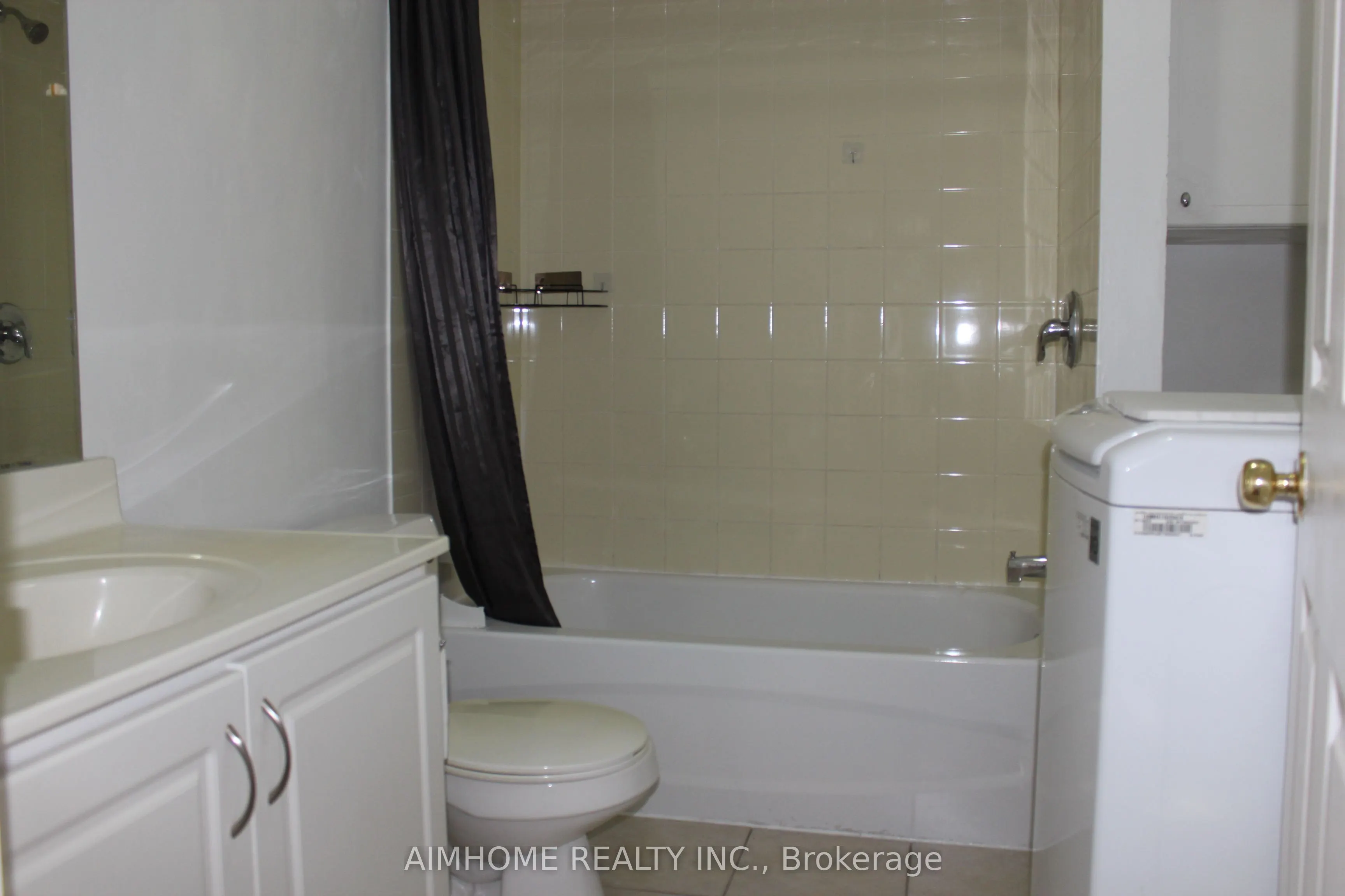 1483 Eglinton Avenue W, #Apt 2