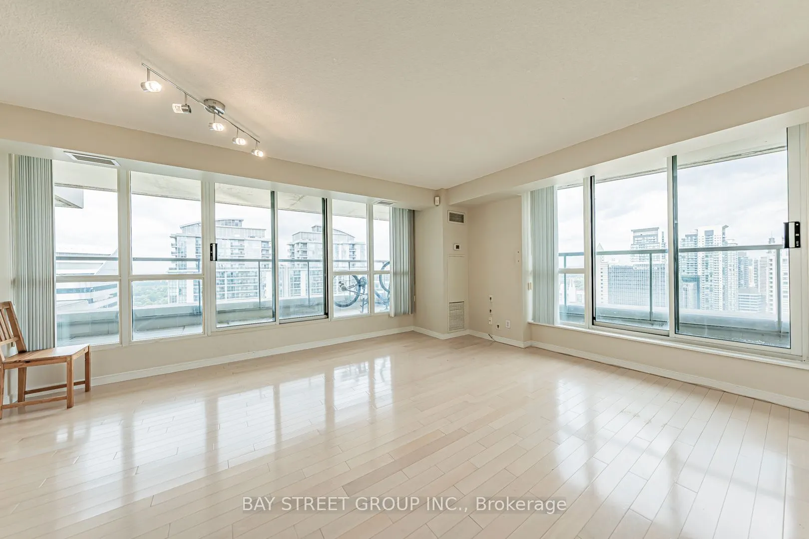 23 Hollywood Avenue, #3802
