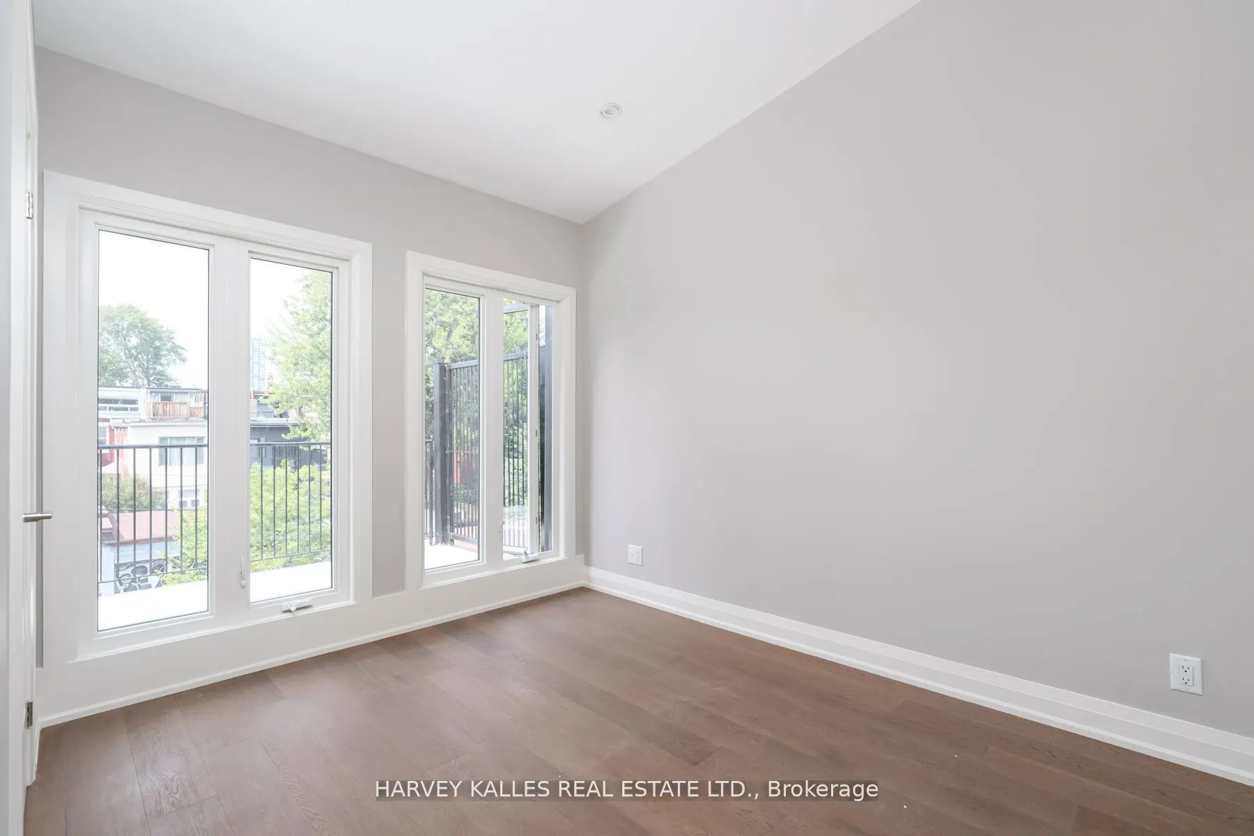 24 Sullivan Street, #4 (3rd Floor)