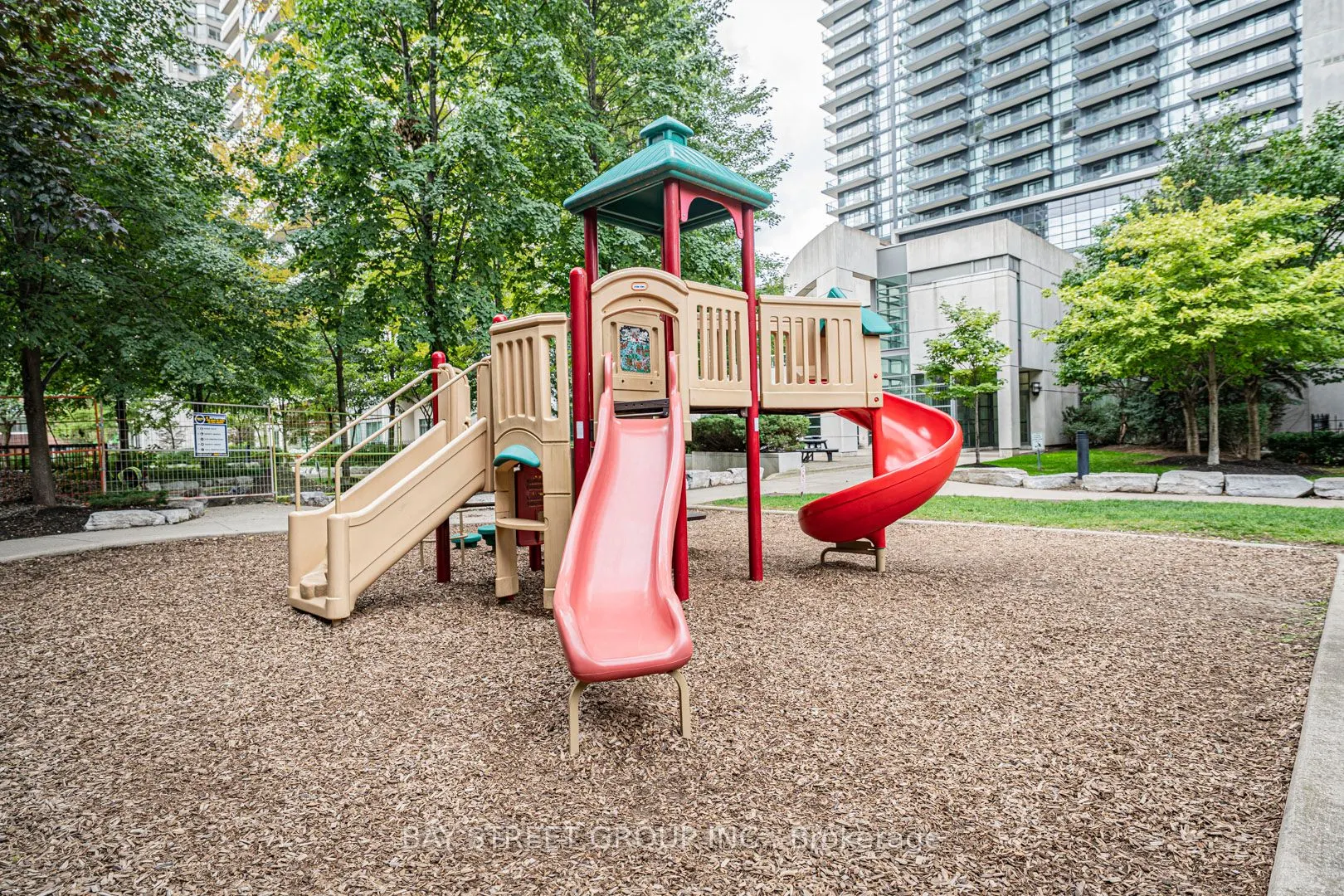 23 Hollywood Avenue, #3802