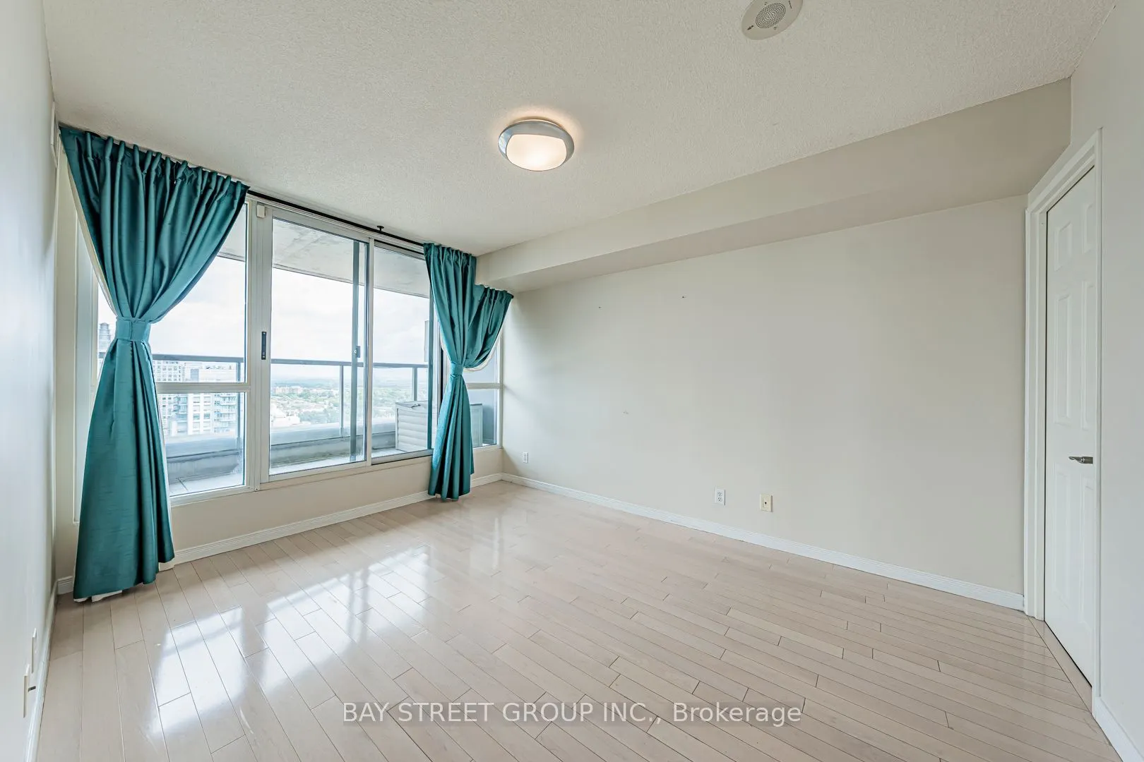 23 Hollywood Avenue, #3802