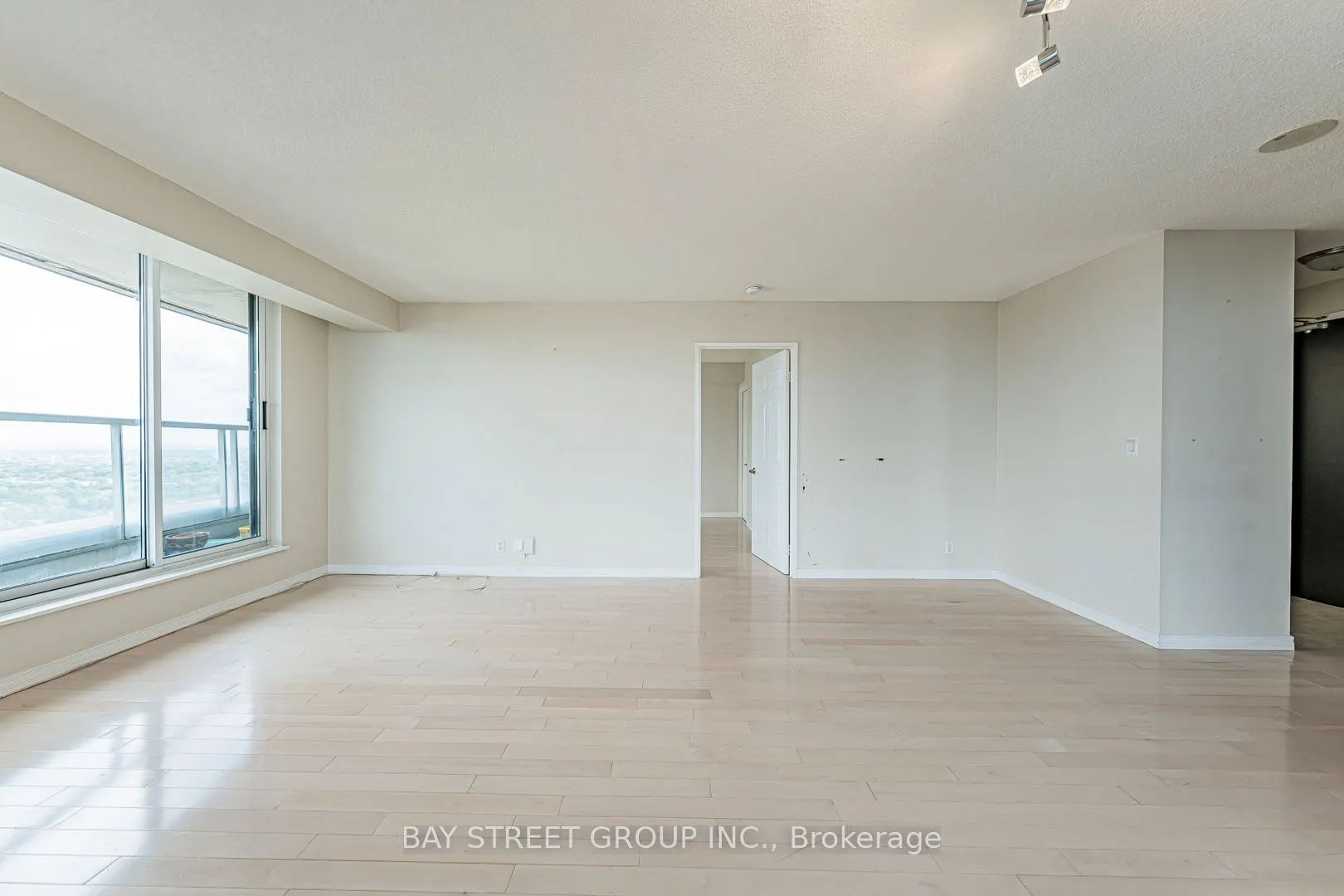 23 Hollywood Avenue, #3802