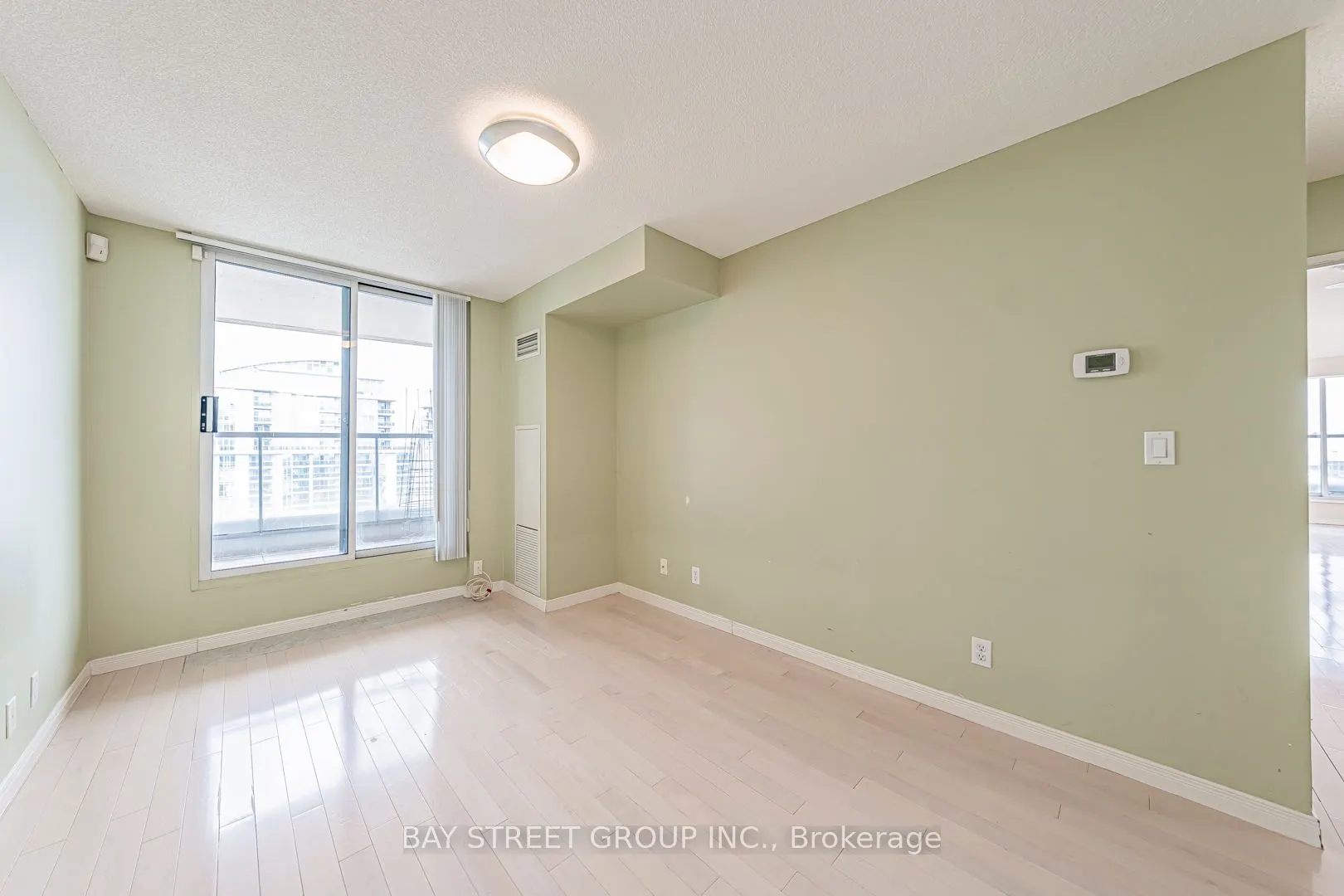 23 Hollywood Avenue, #3802