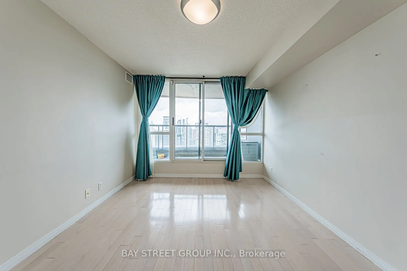 23 Hollywood Avenue, #3802