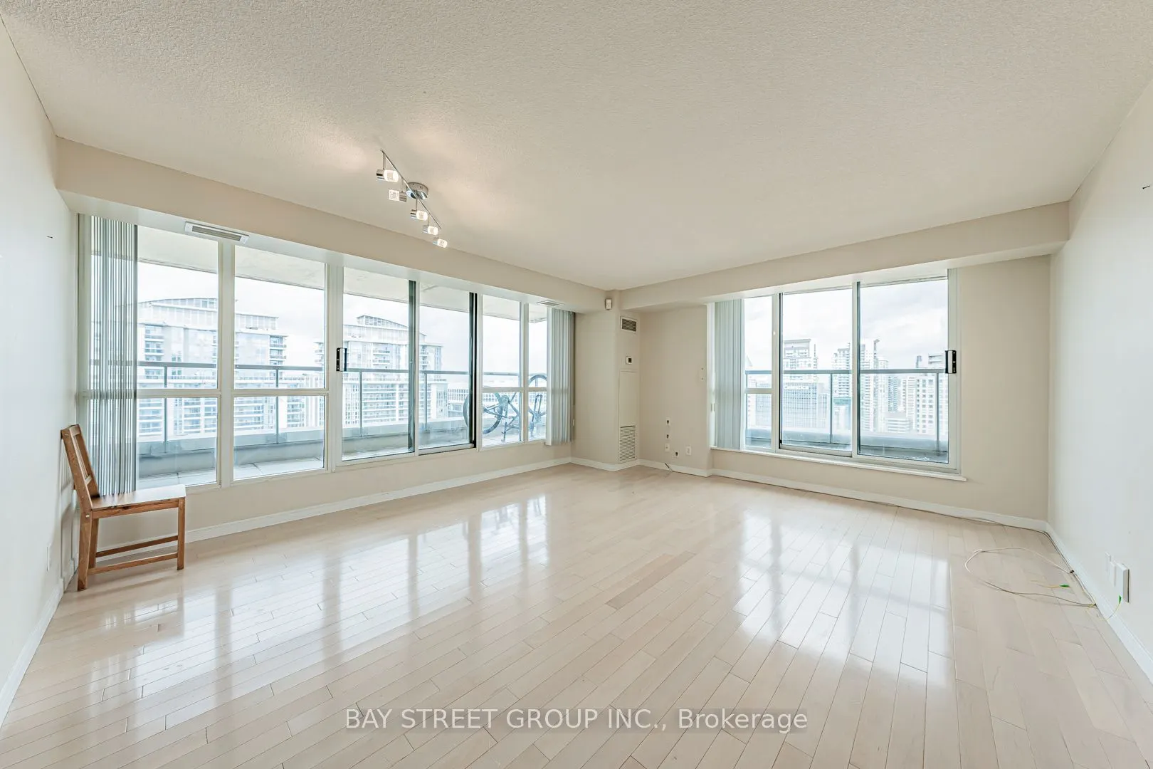 23 Hollywood Avenue, #3802
