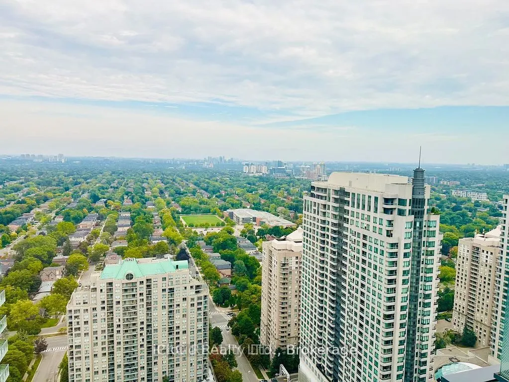 5162 Yonge Street, #LP103