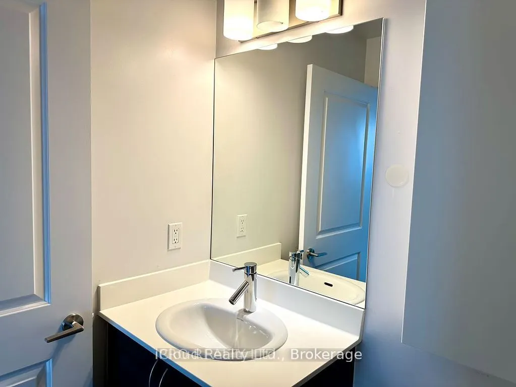 5162 Yonge Street, #LP103