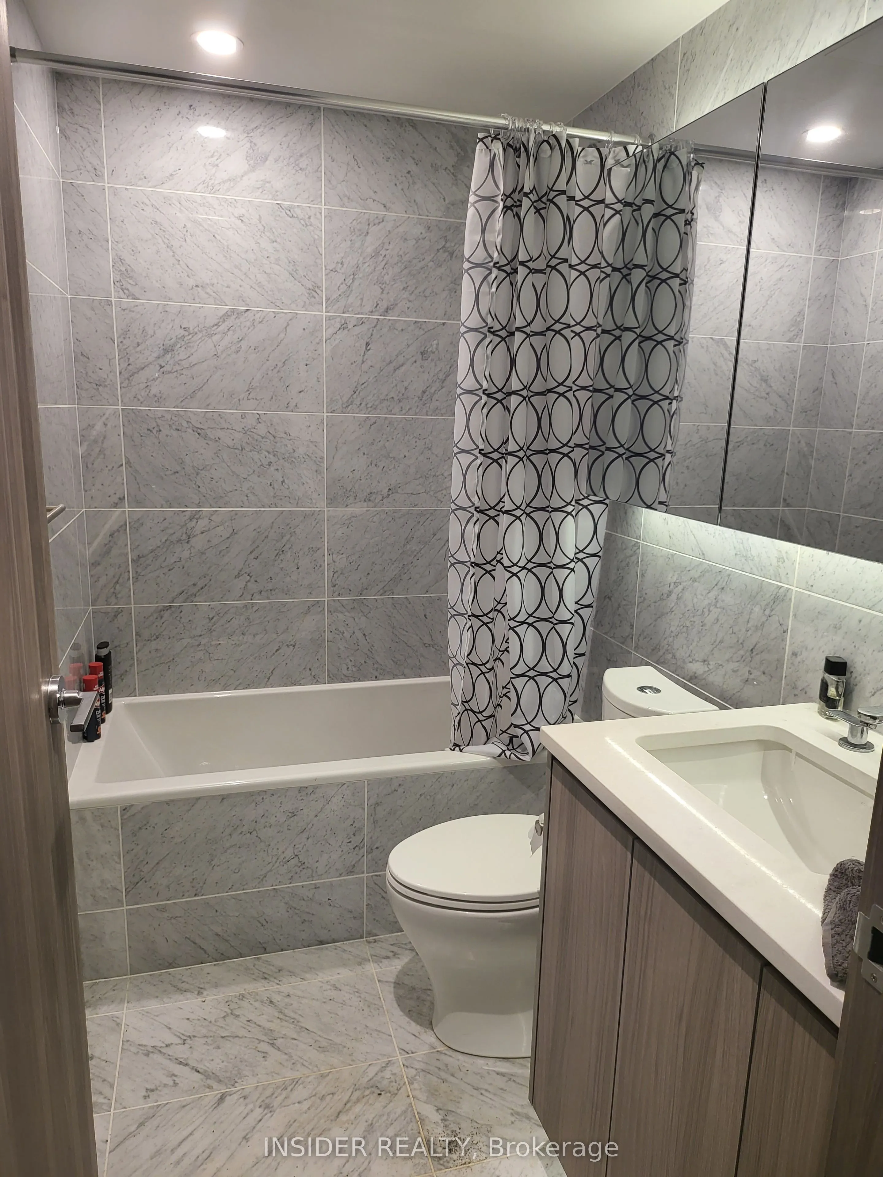 95 McMahon Drive, #2501