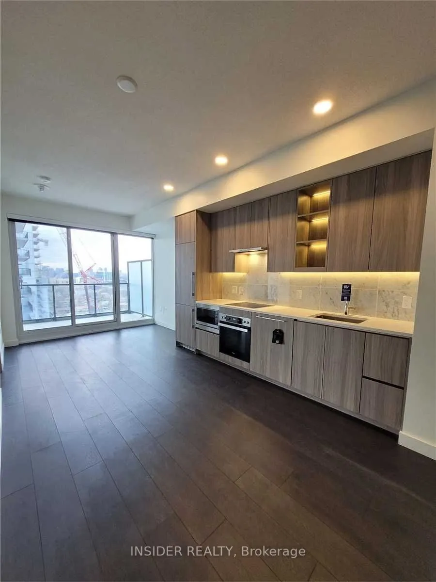 95 McMahon Drive, #2501