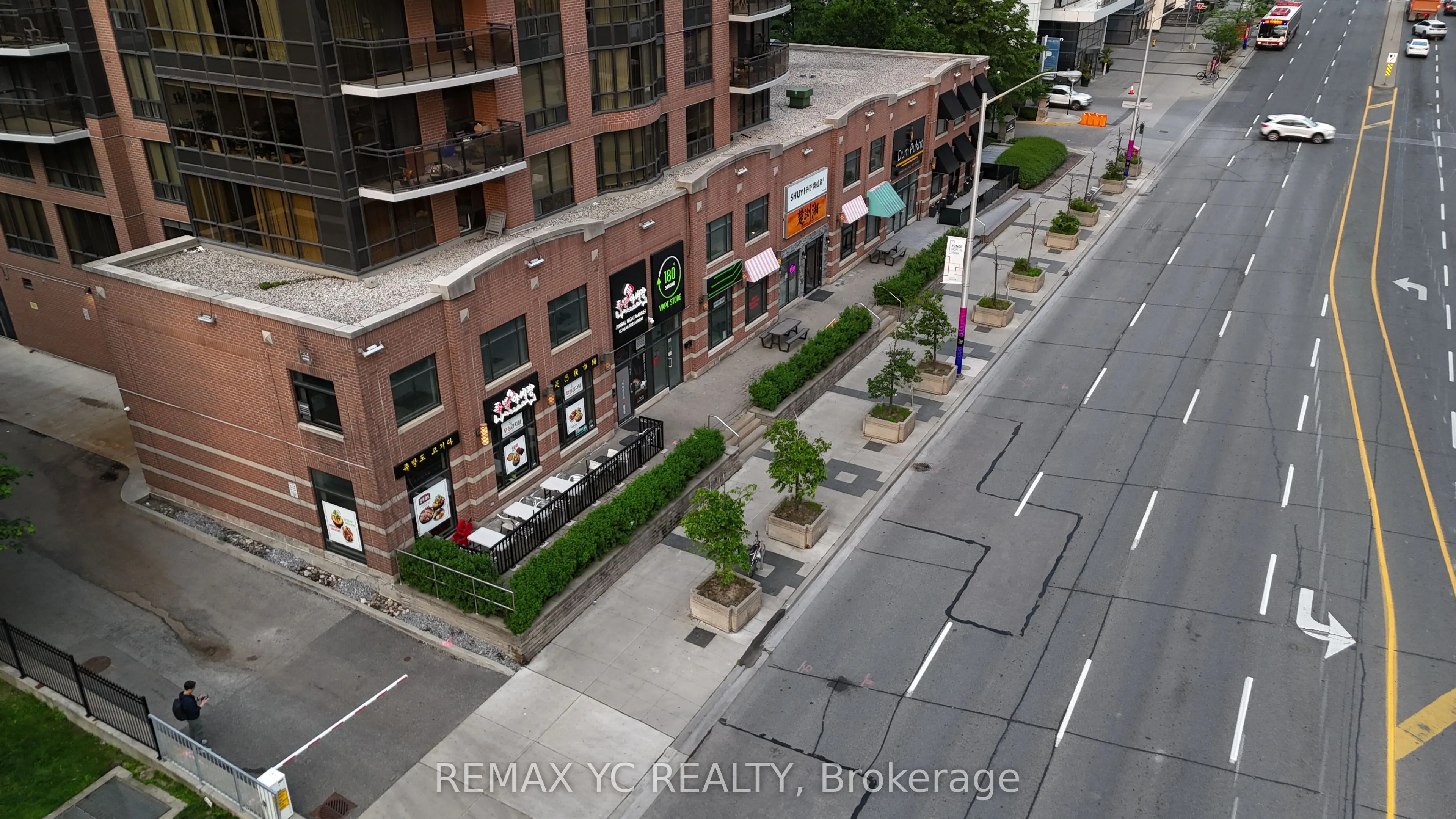 35-43 Sheppard Avenue E