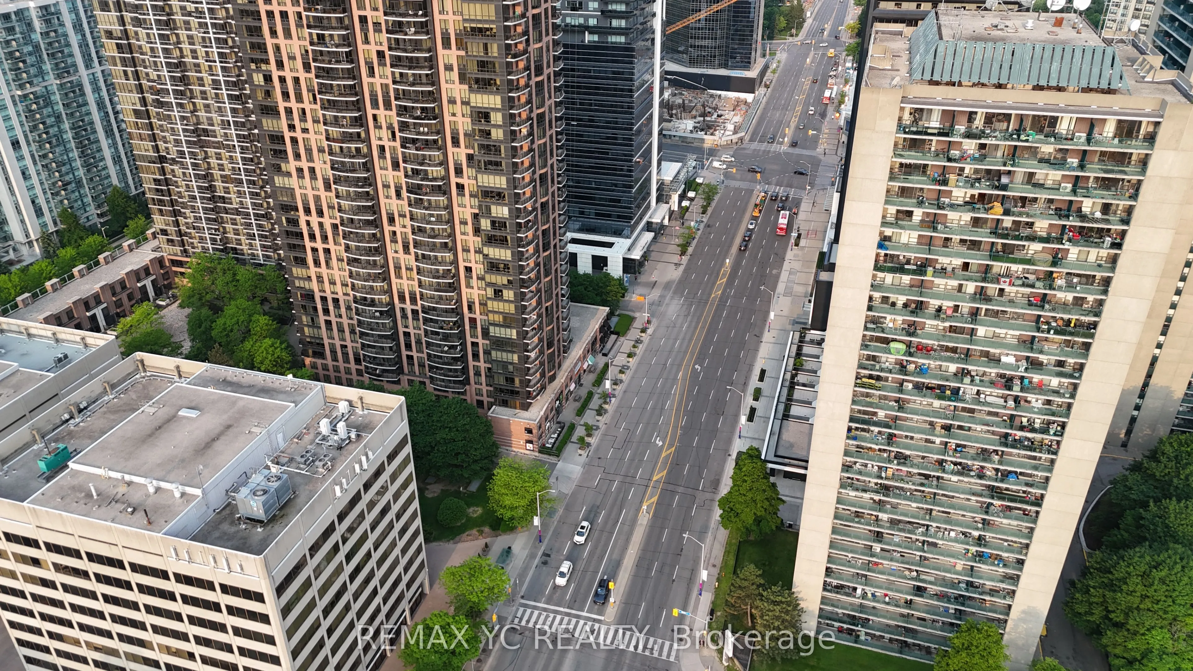 35-43 Sheppard Avenue E