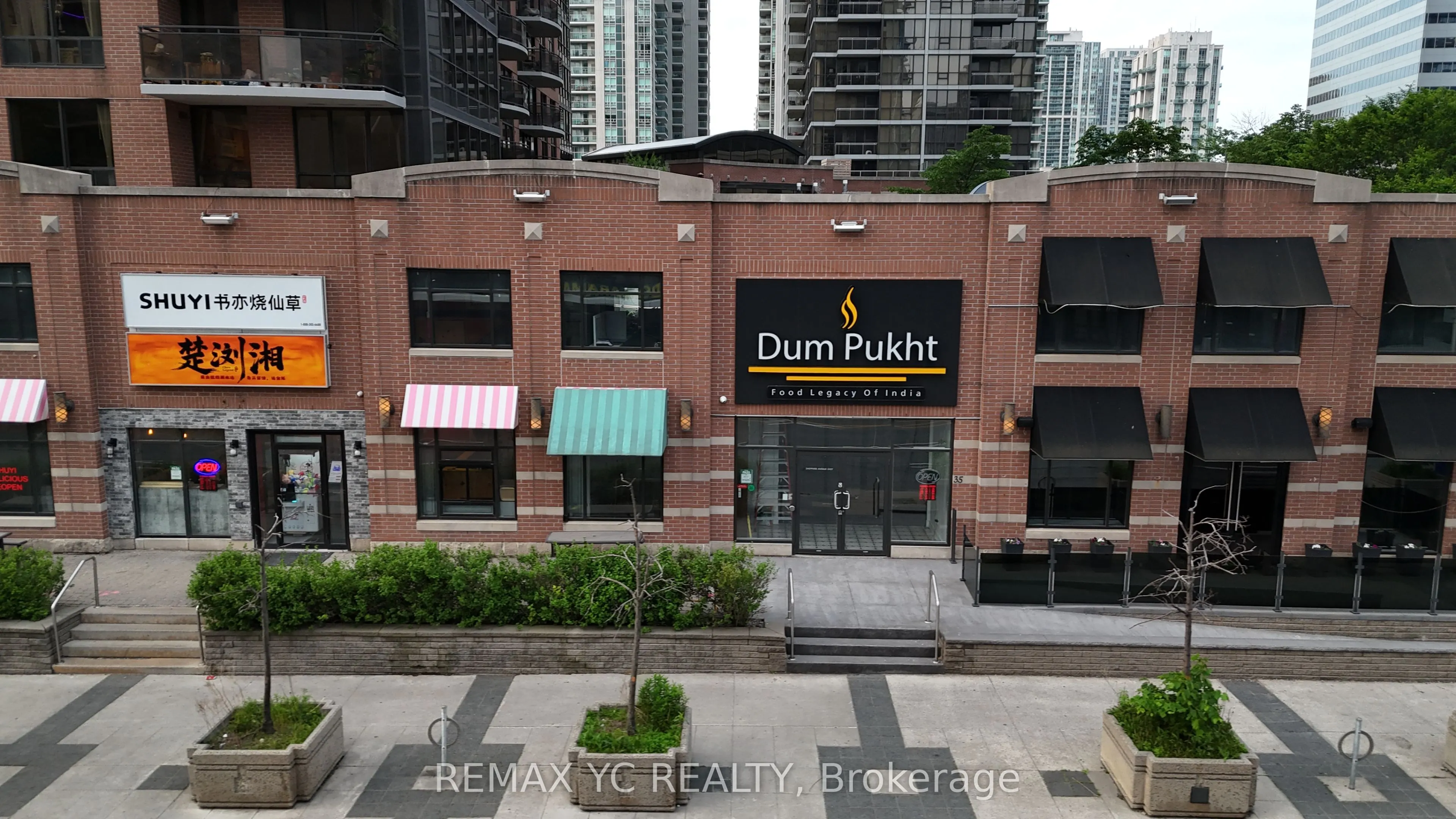 35-43 Sheppard Avenue E