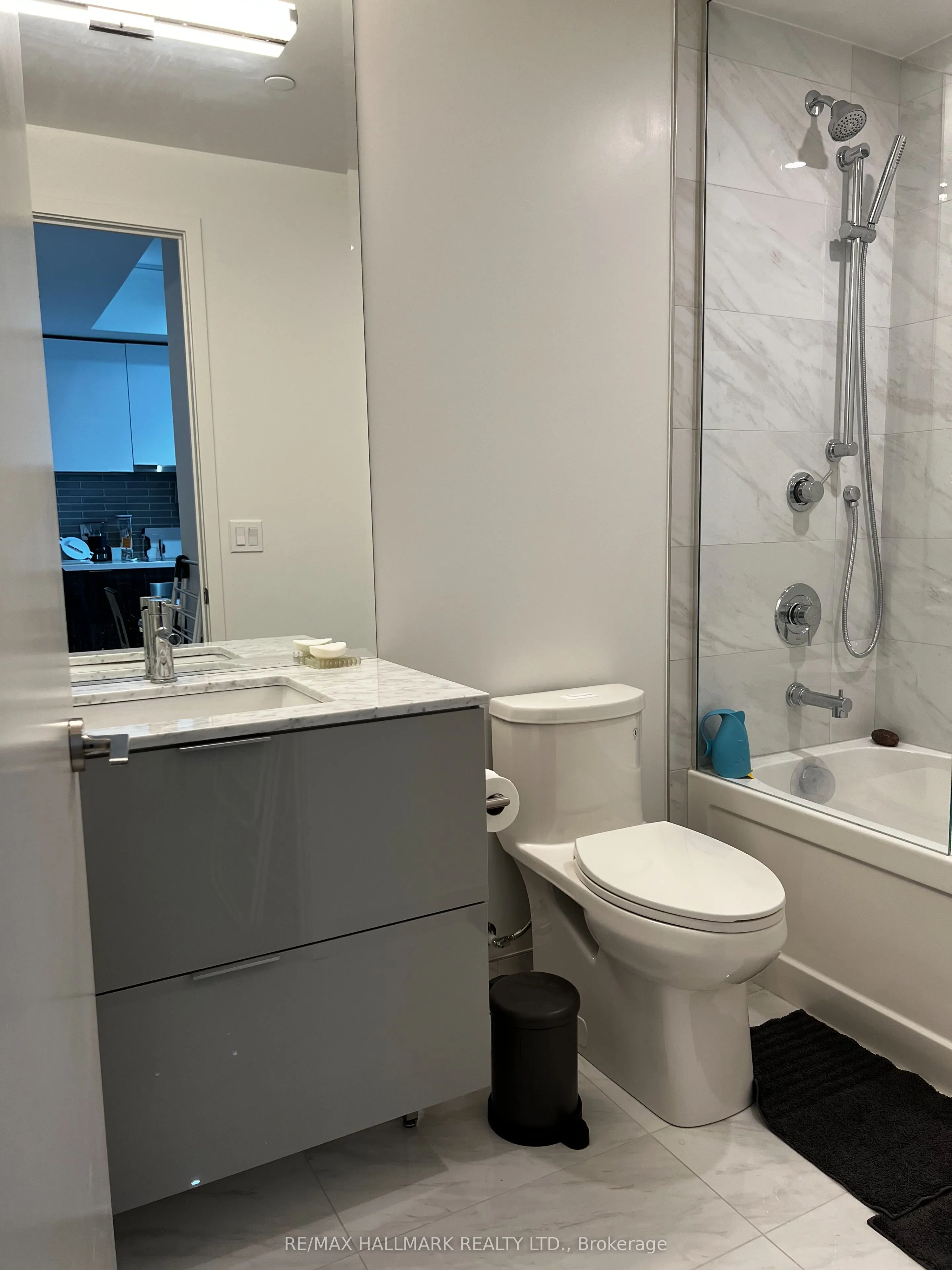 15 Queens Quay, #2401