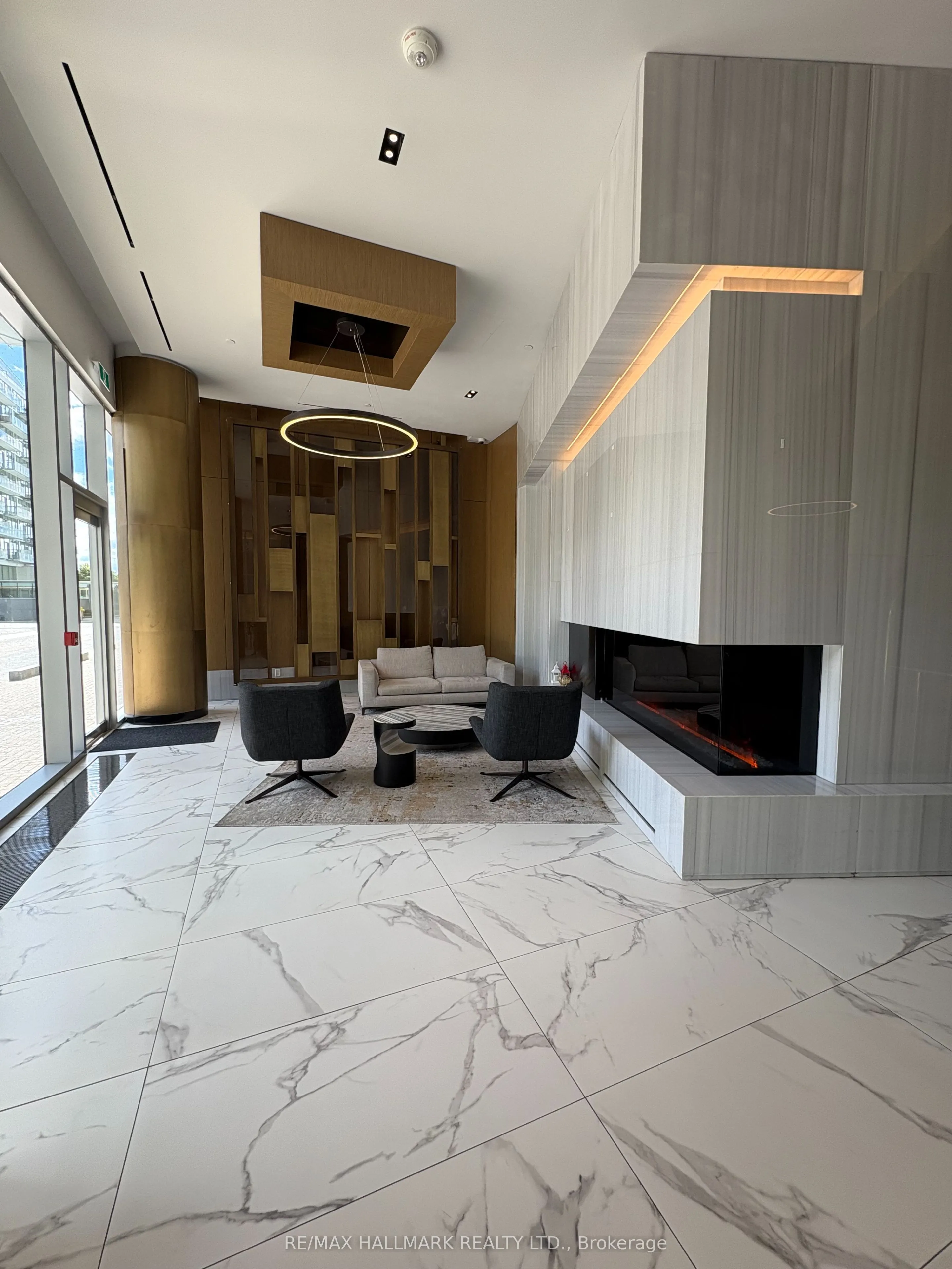 15 Queens Quay, #2401