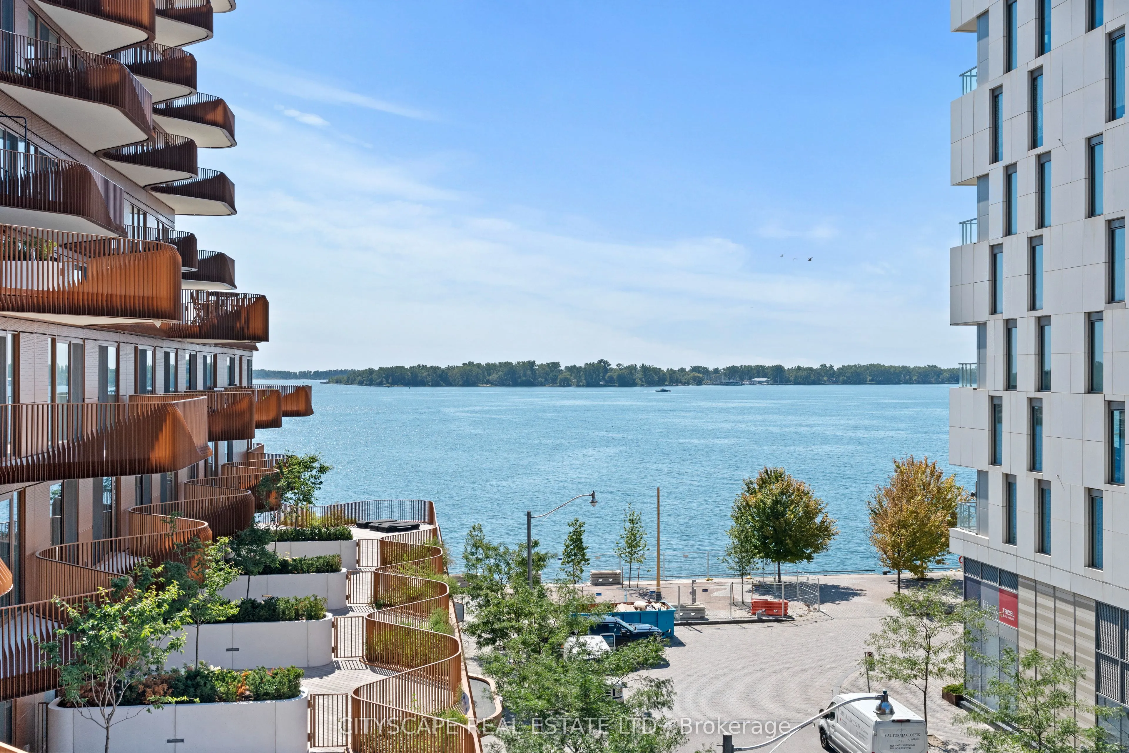 155 Merchant's Wharf Street, #419