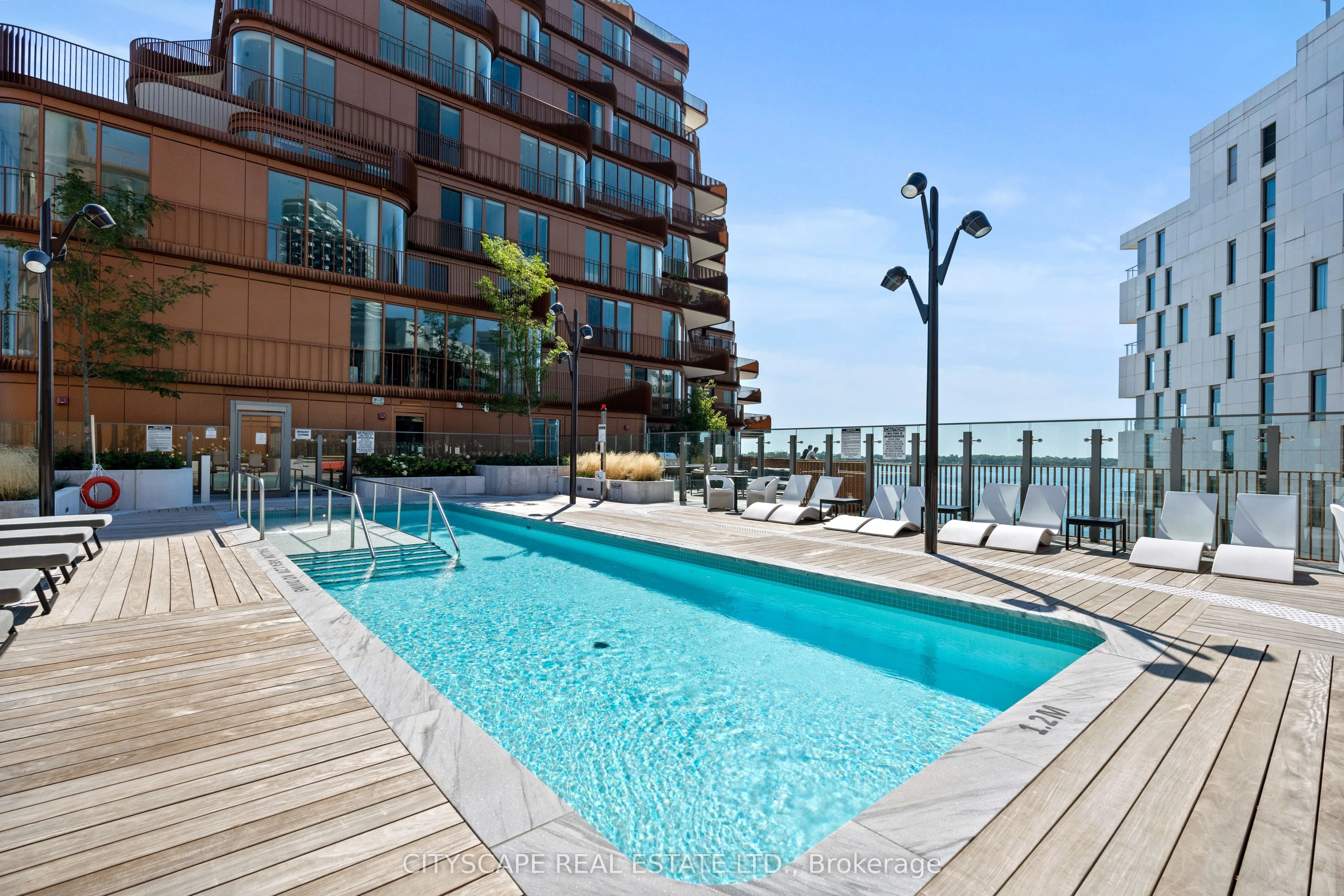 155 Merchant's Wharf Street, #419