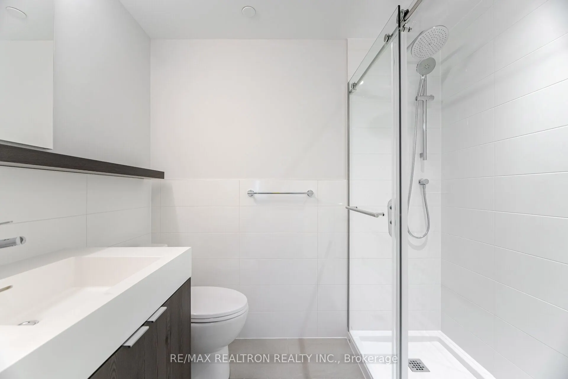 664 Spadina Avenue, #702
