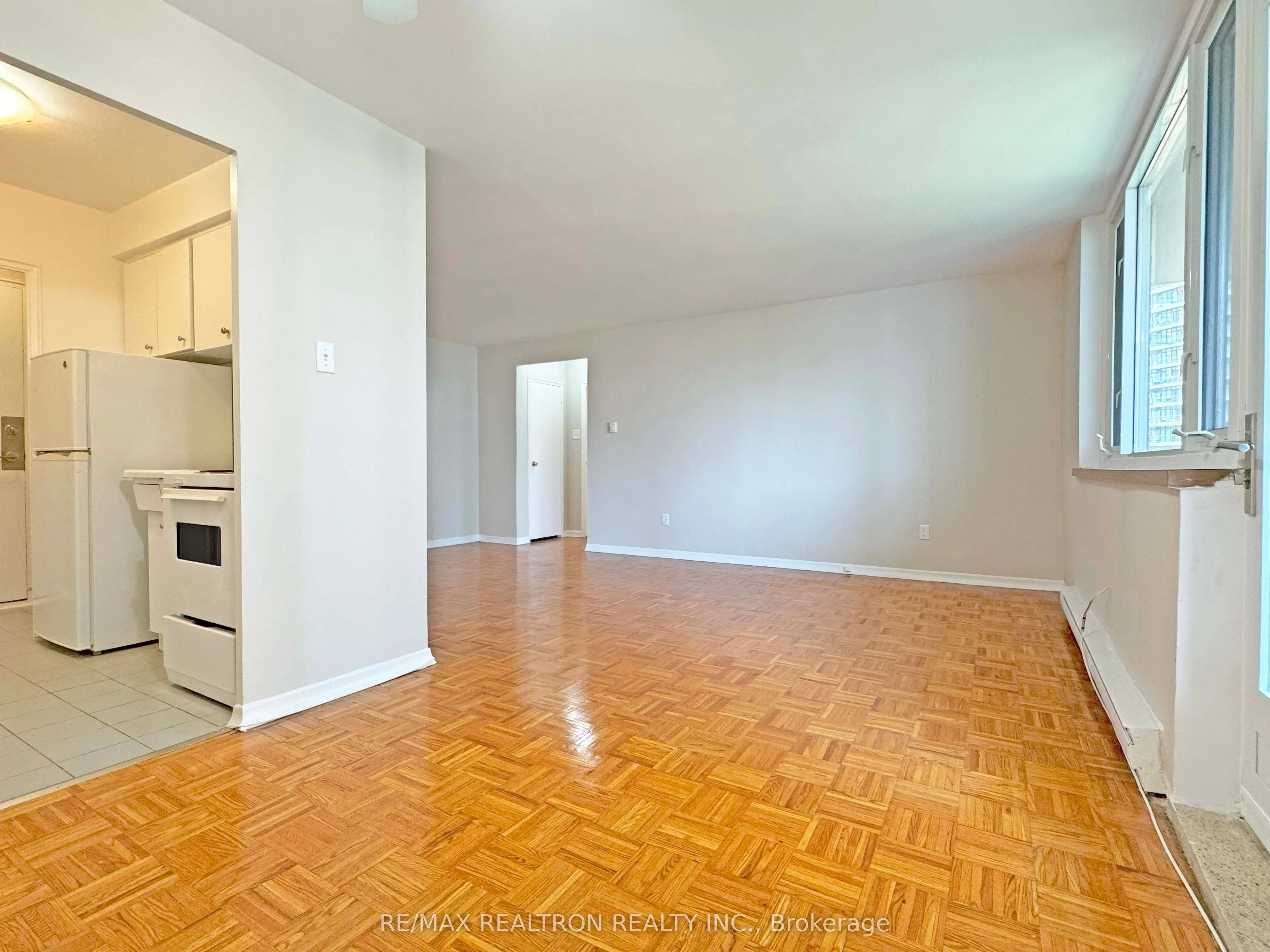 55 Isabella Street, #903