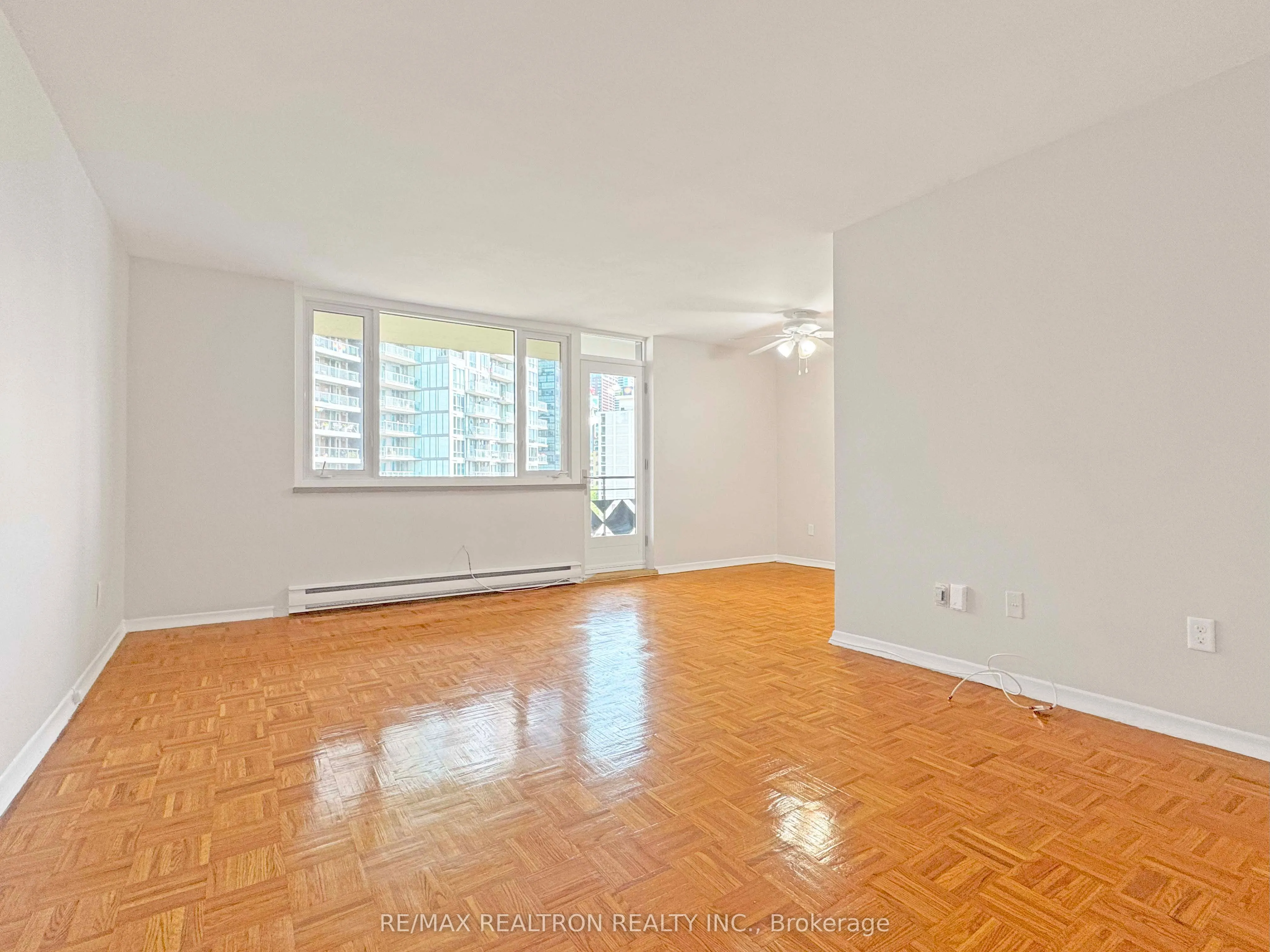 55 Isabella Street, #903