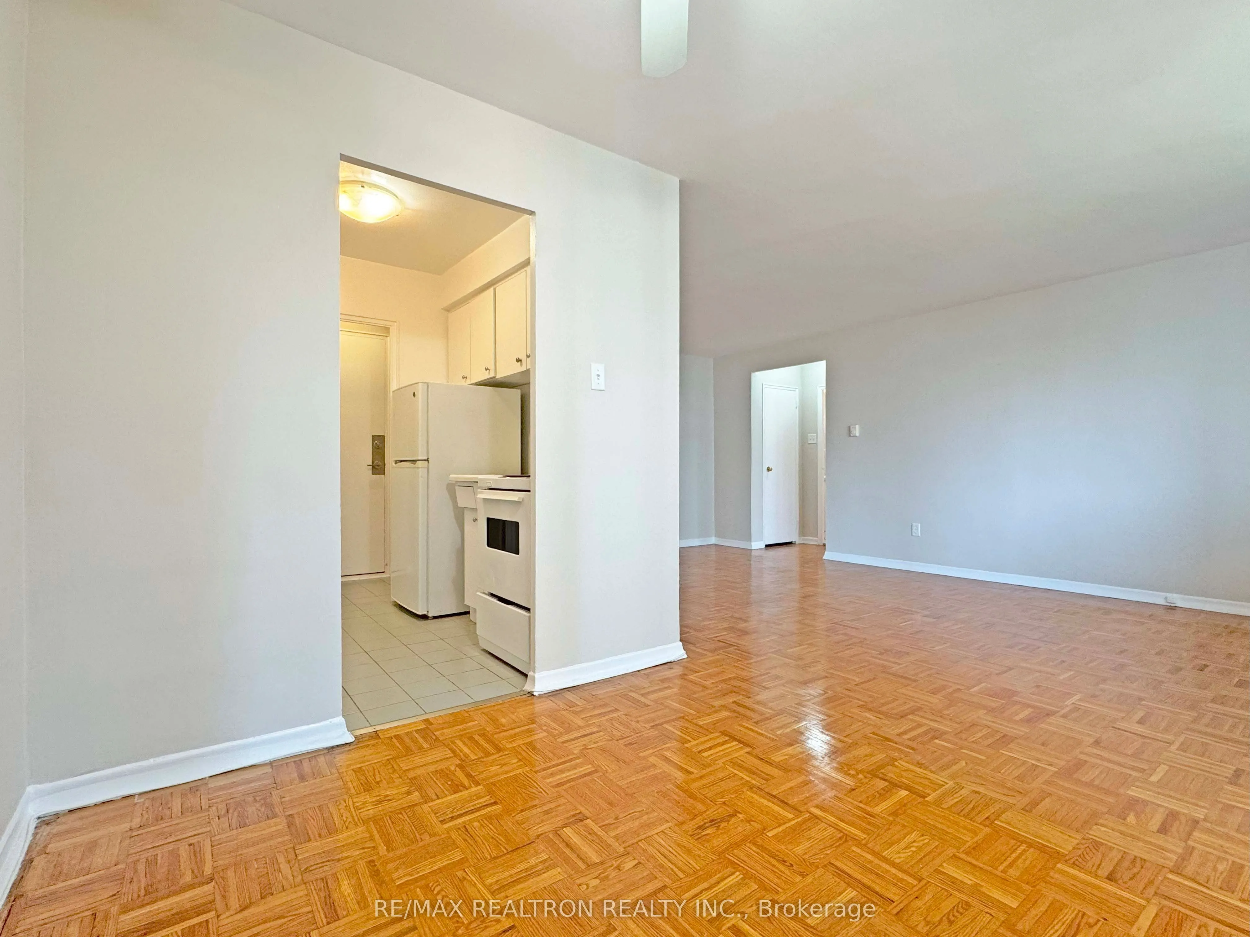 55 Isabella Street, #903