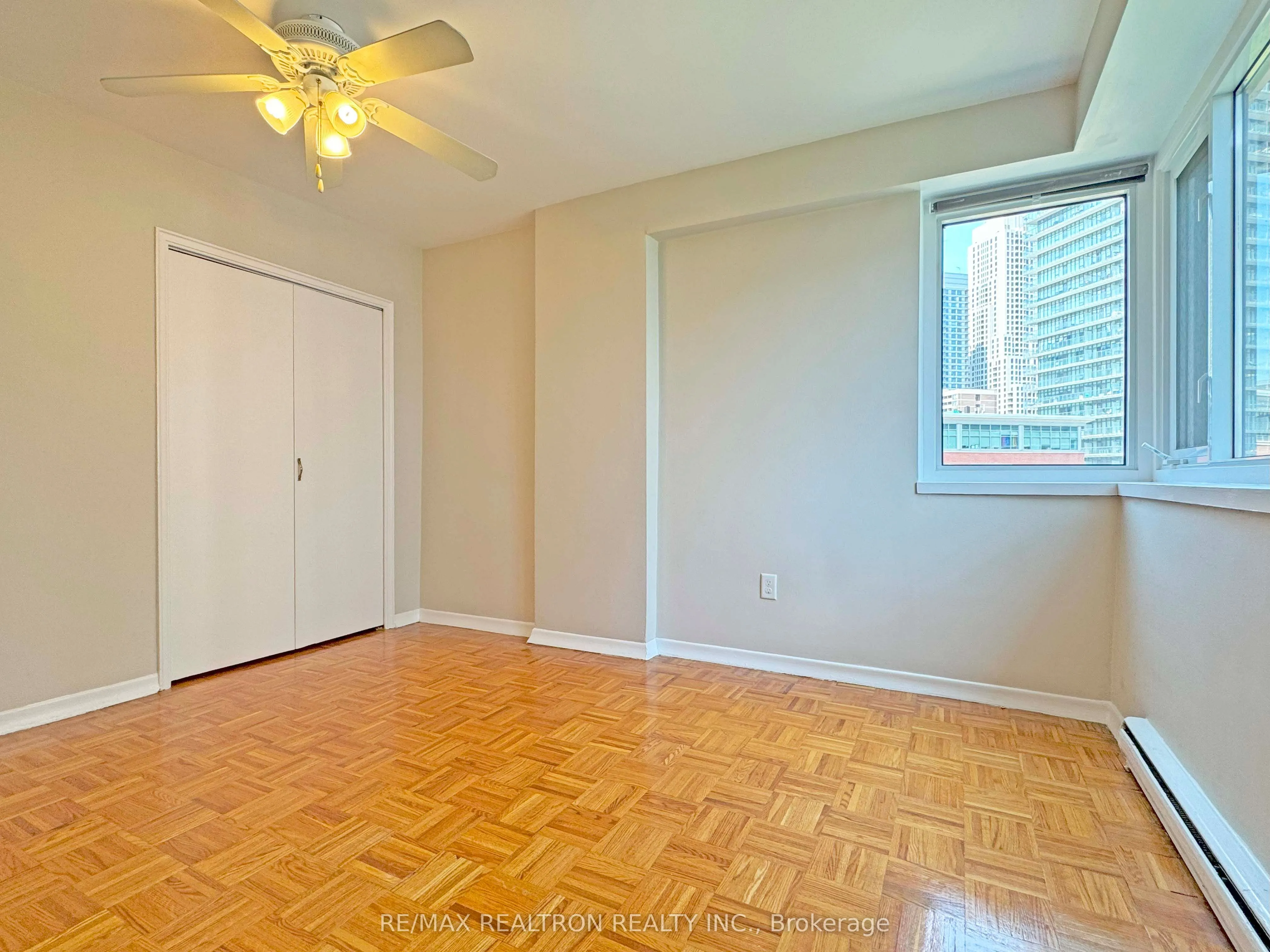55 Isabella Street, #903