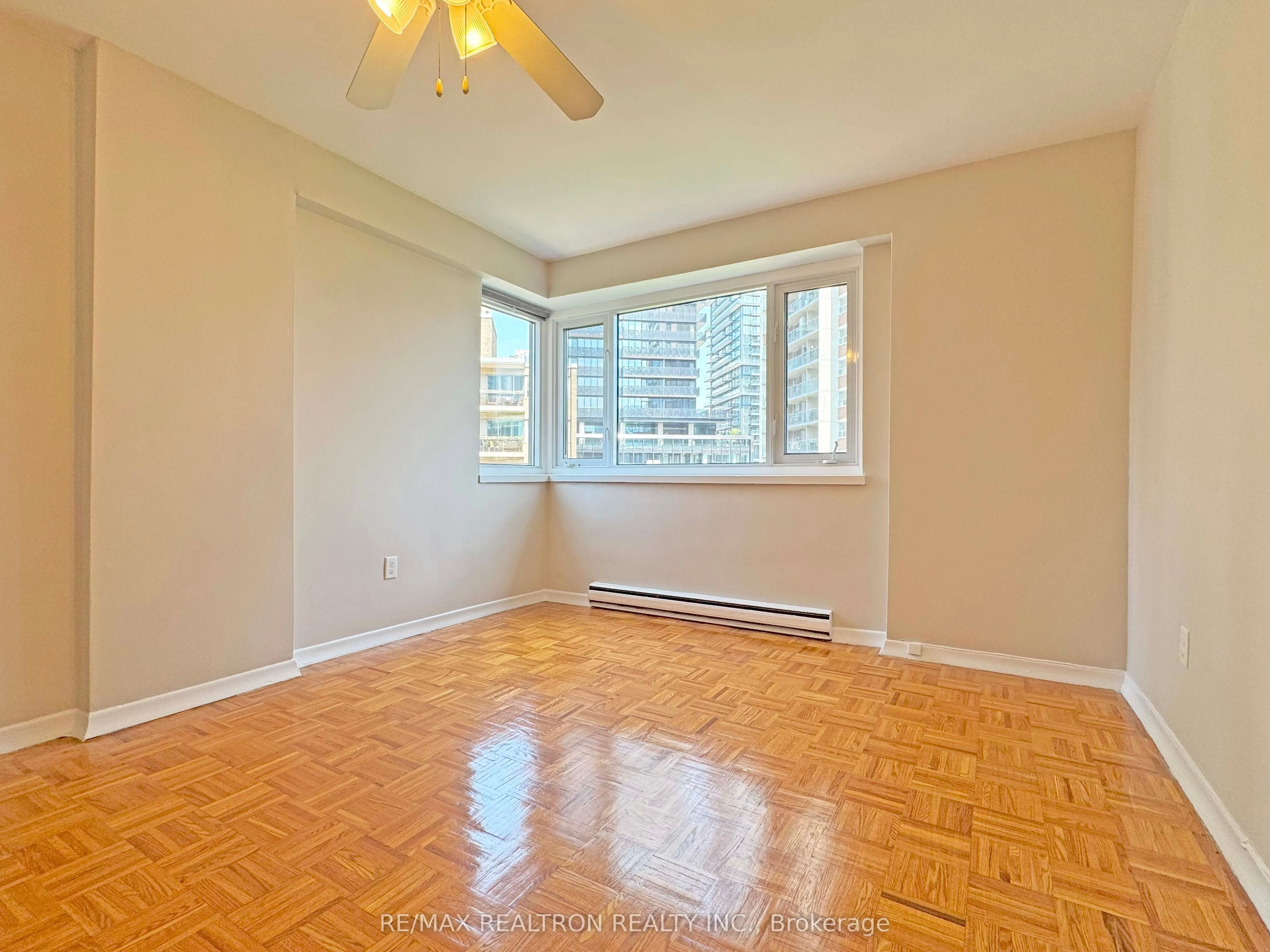 55 Isabella Street, #903