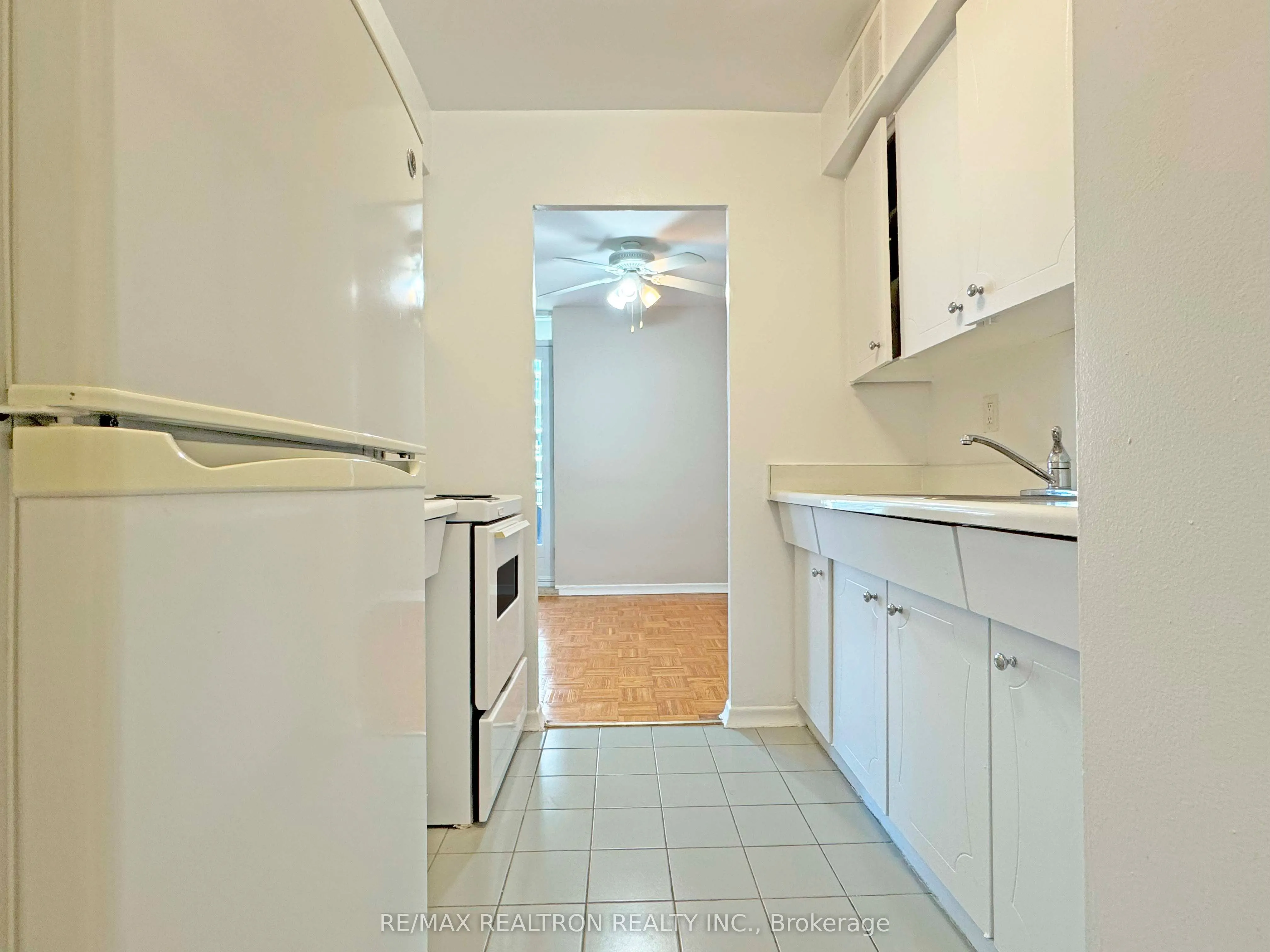 55 Isabella Street, #903
