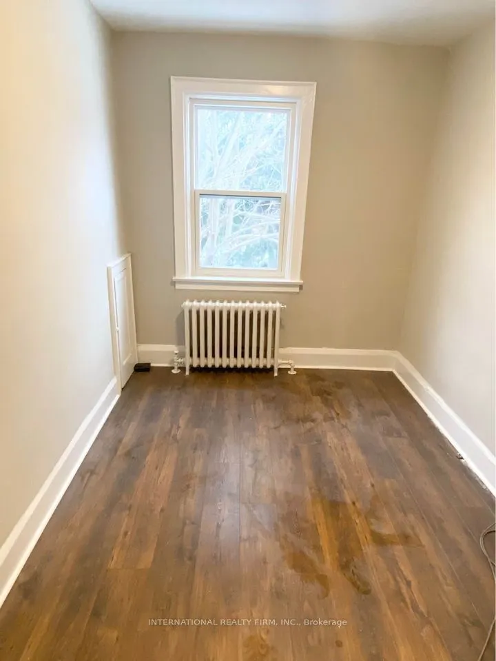 1094 College Street, #2