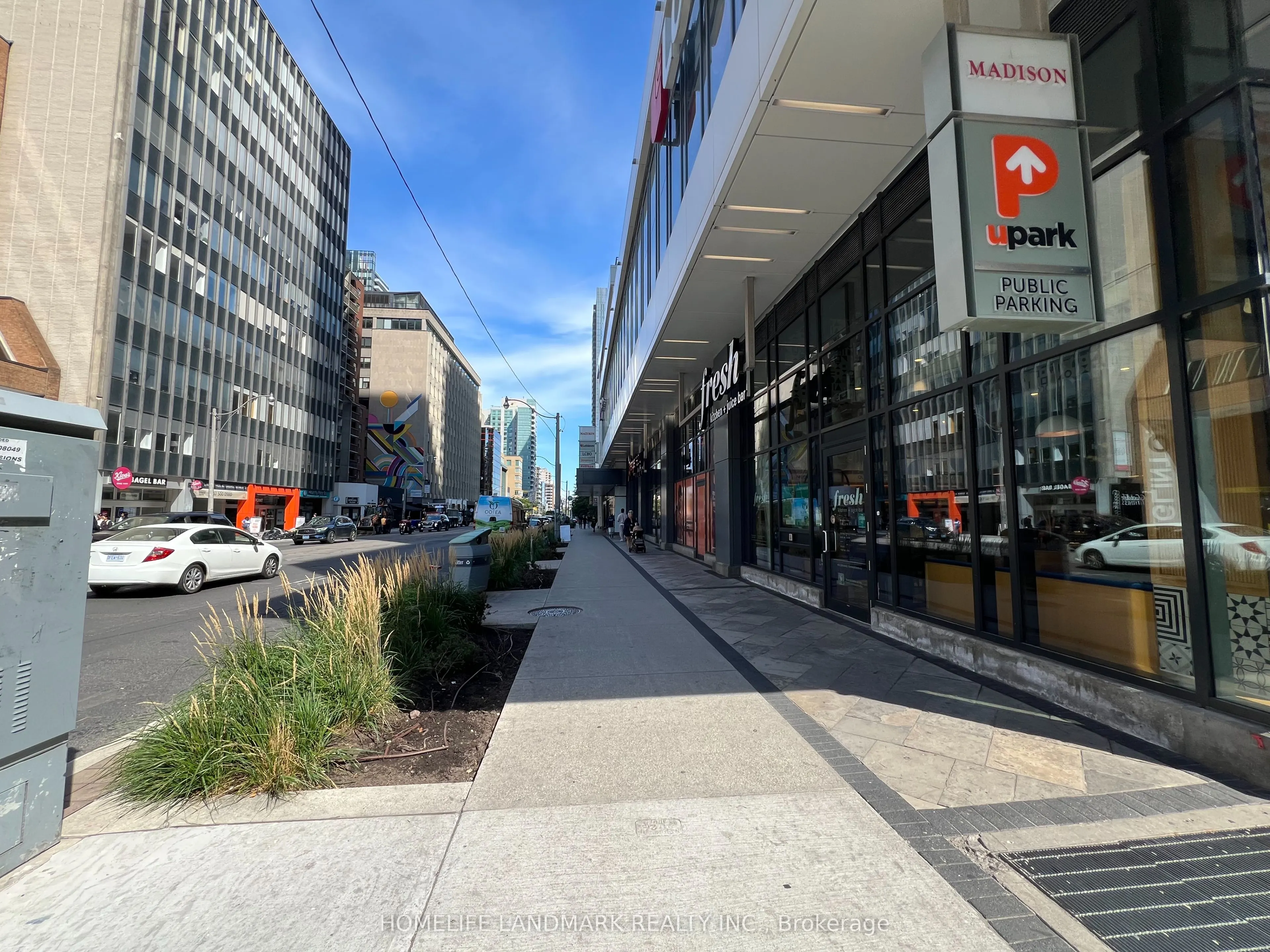 89 Dunfield Avenue, #807