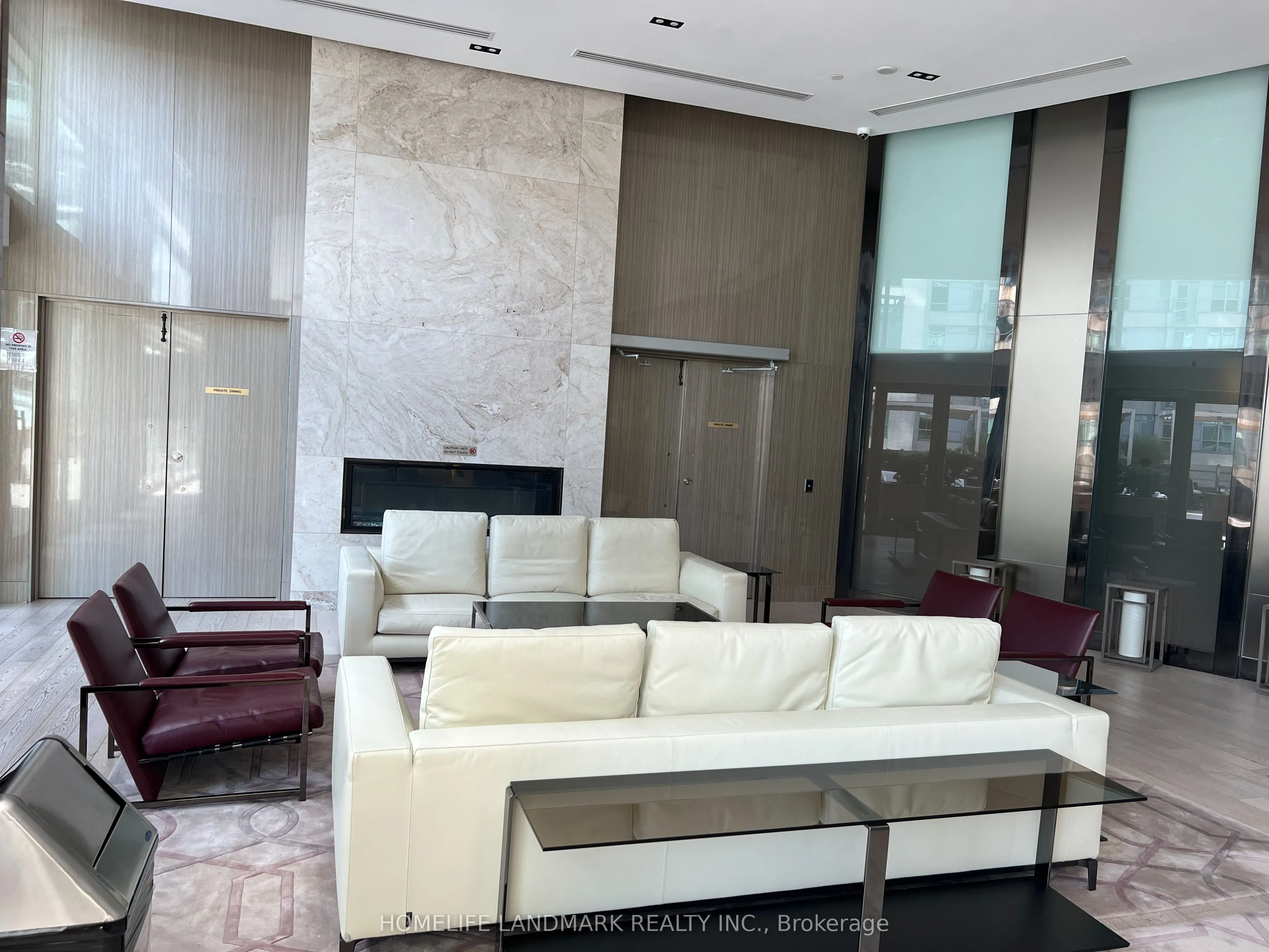 89 Dunfield Avenue, #807