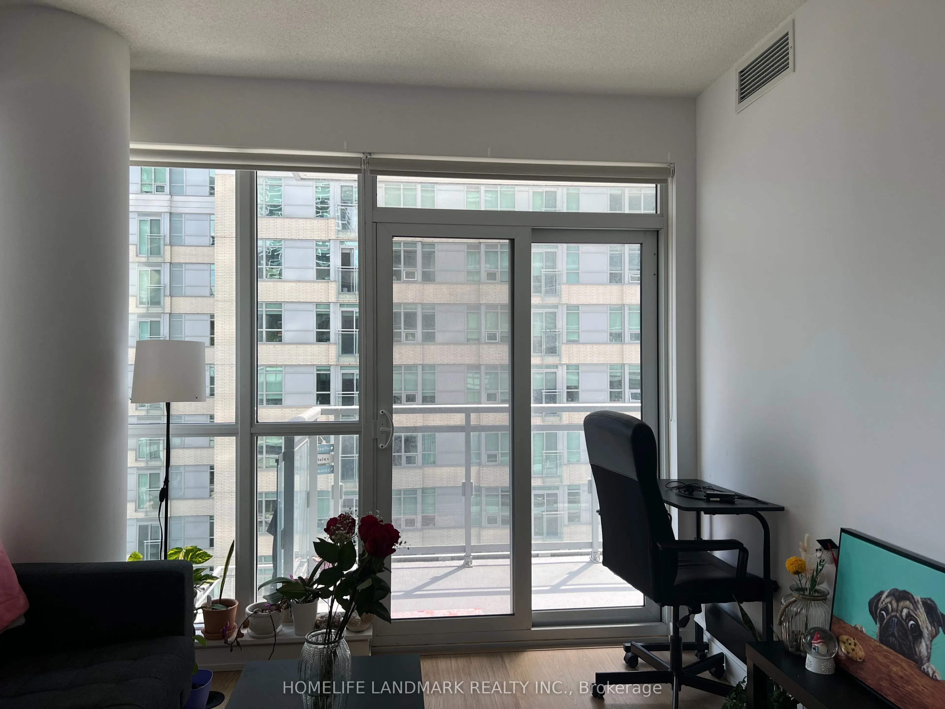 89 Dunfield Avenue, #807