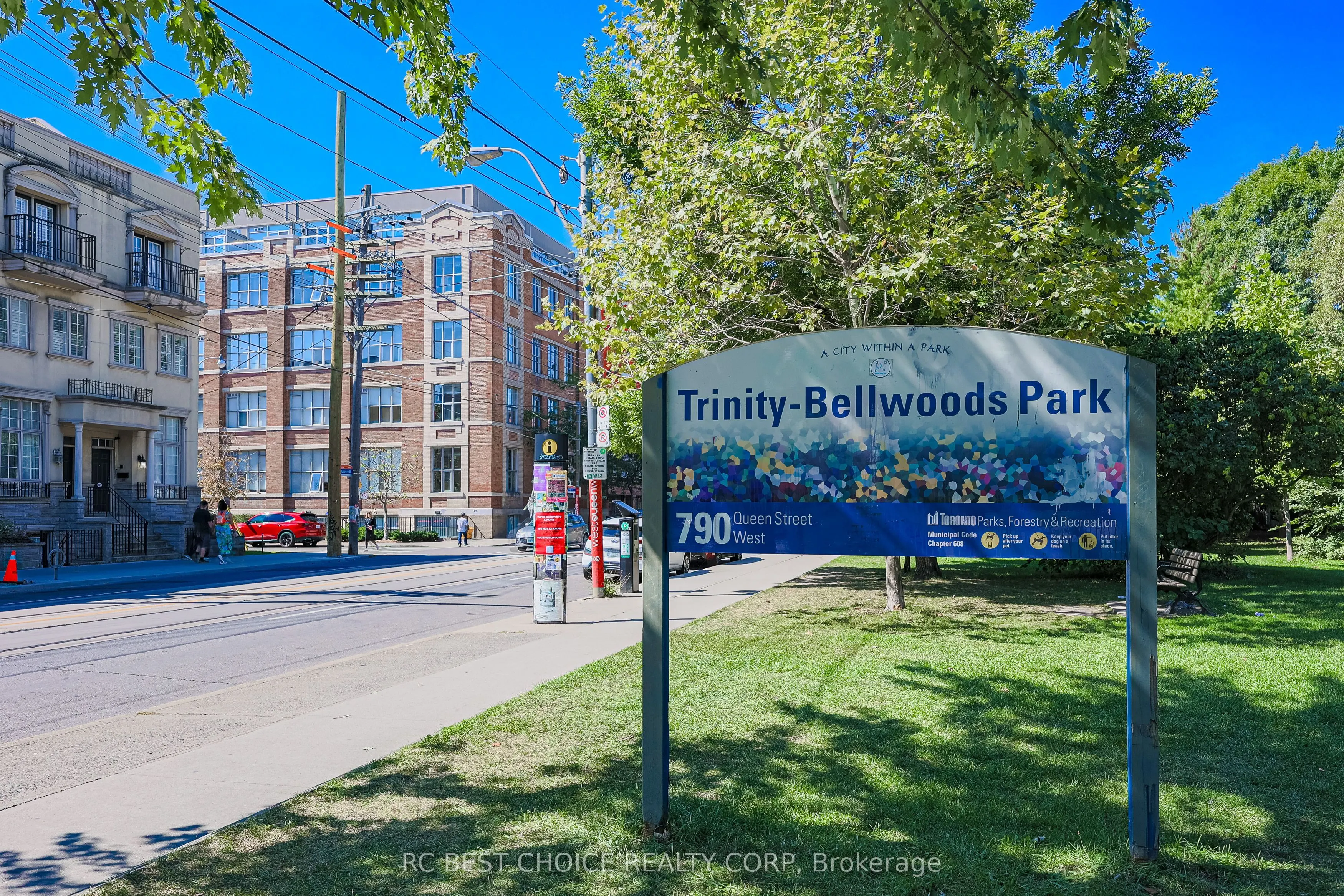 955 Queen Street W, #424