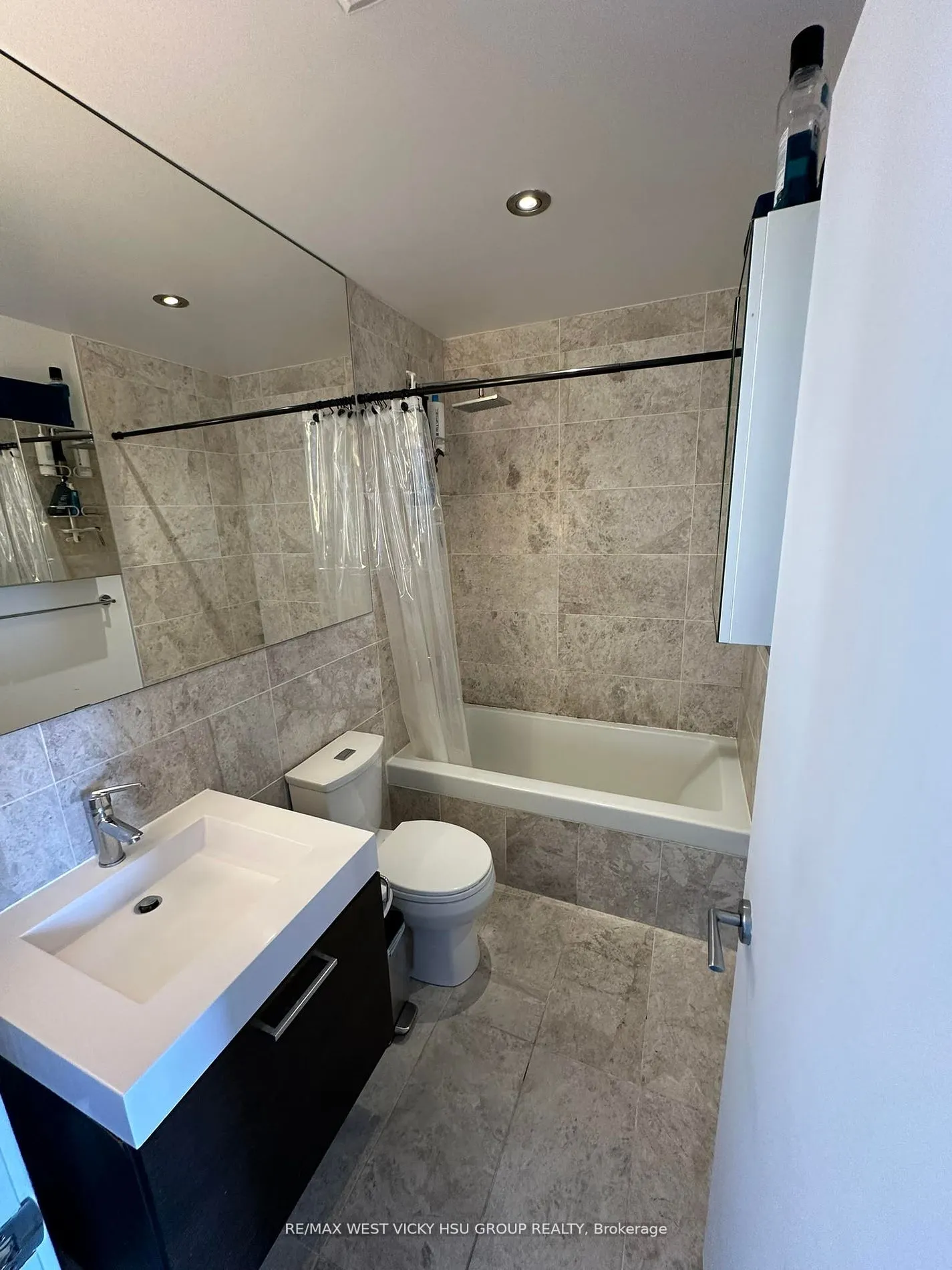 318 King Street E, #1308