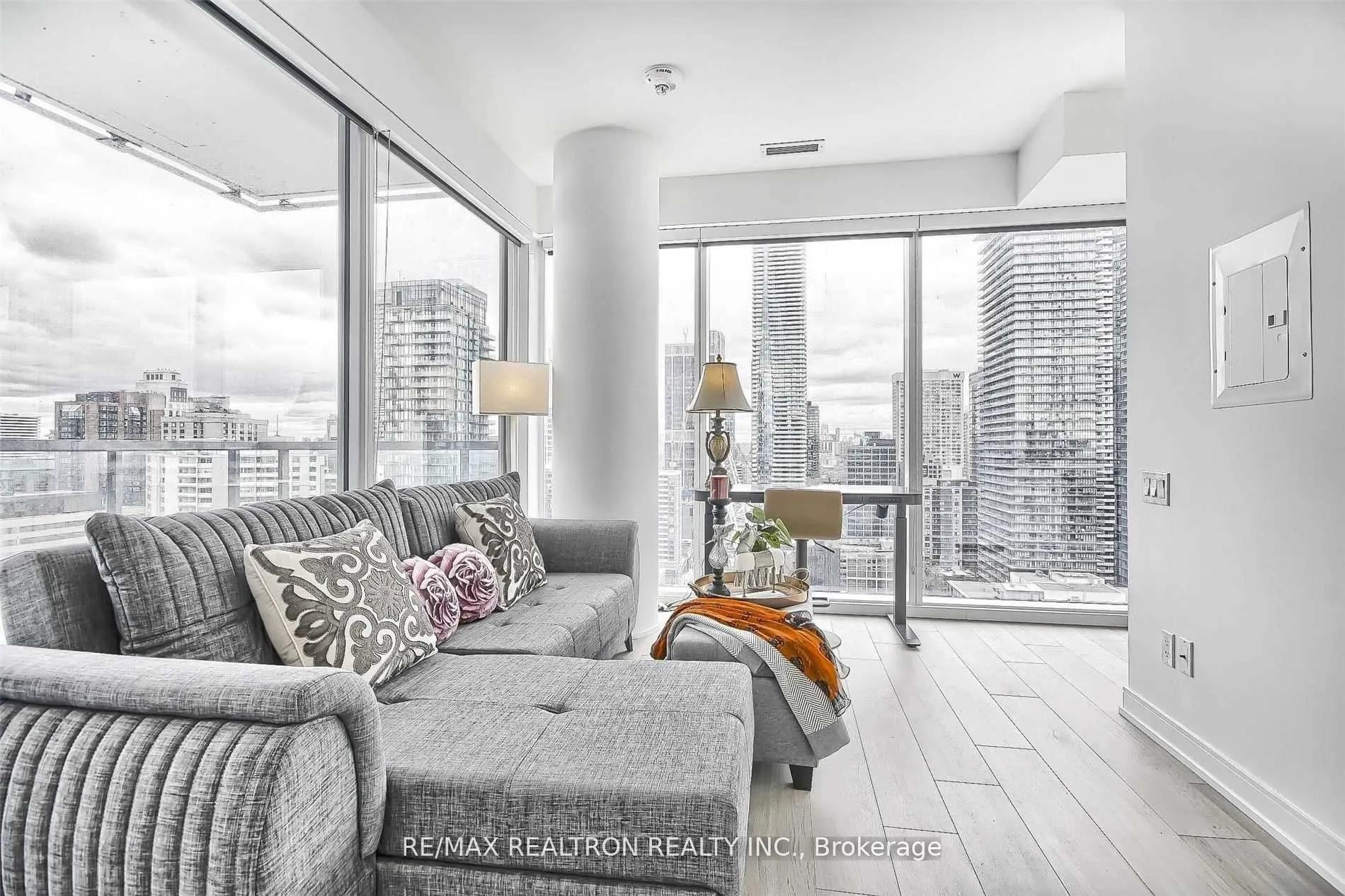 3 Gloucester Street, #2701