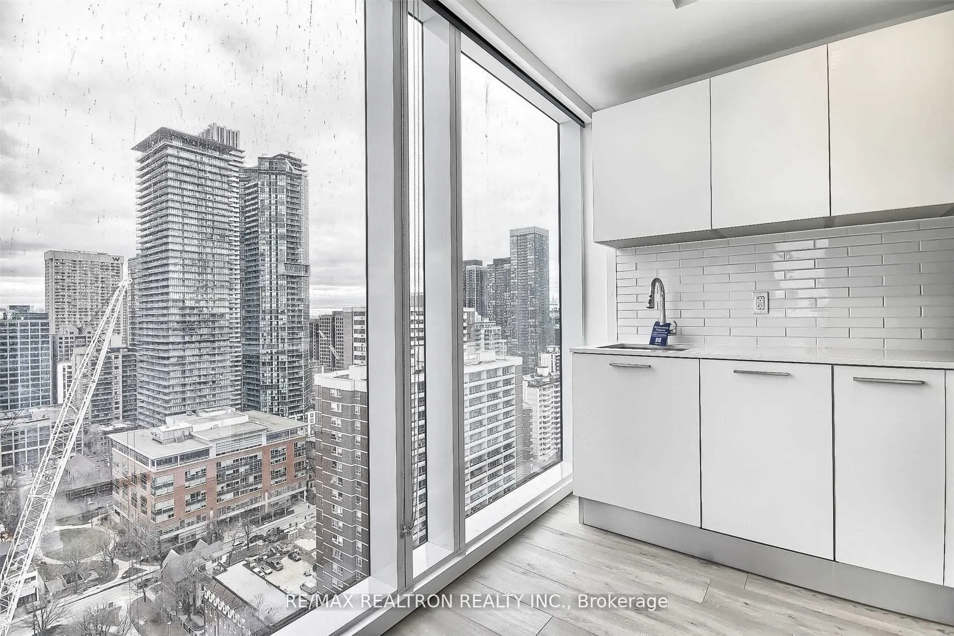 3 Gloucester Street, #2701