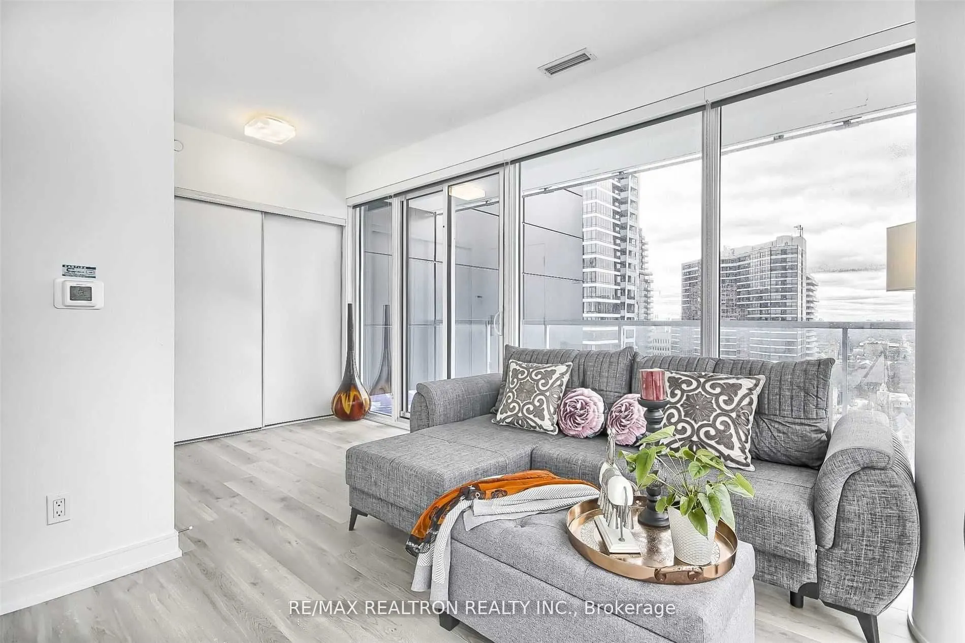 3 Gloucester Street, #2701