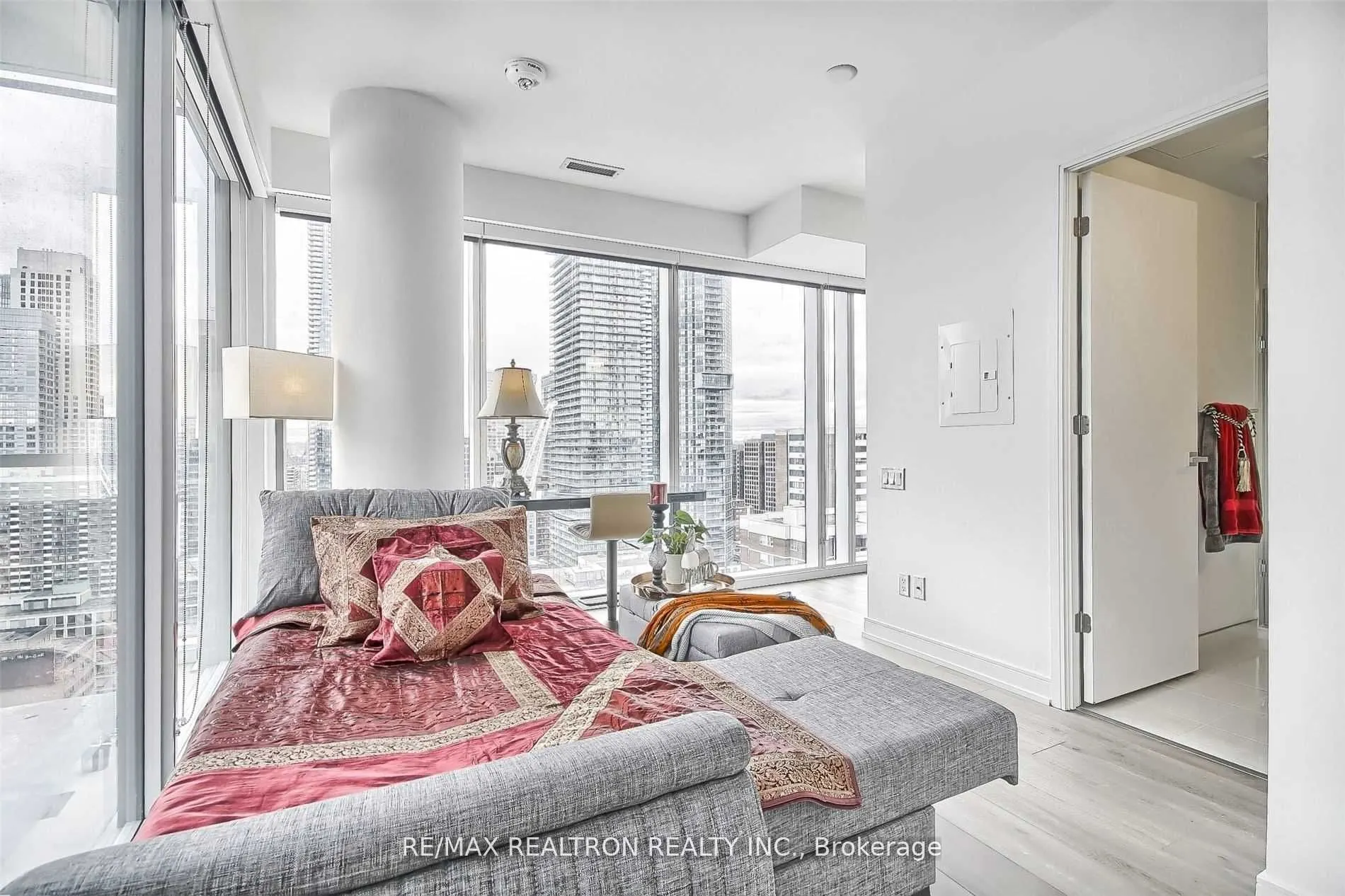 3 Gloucester Street, #2701