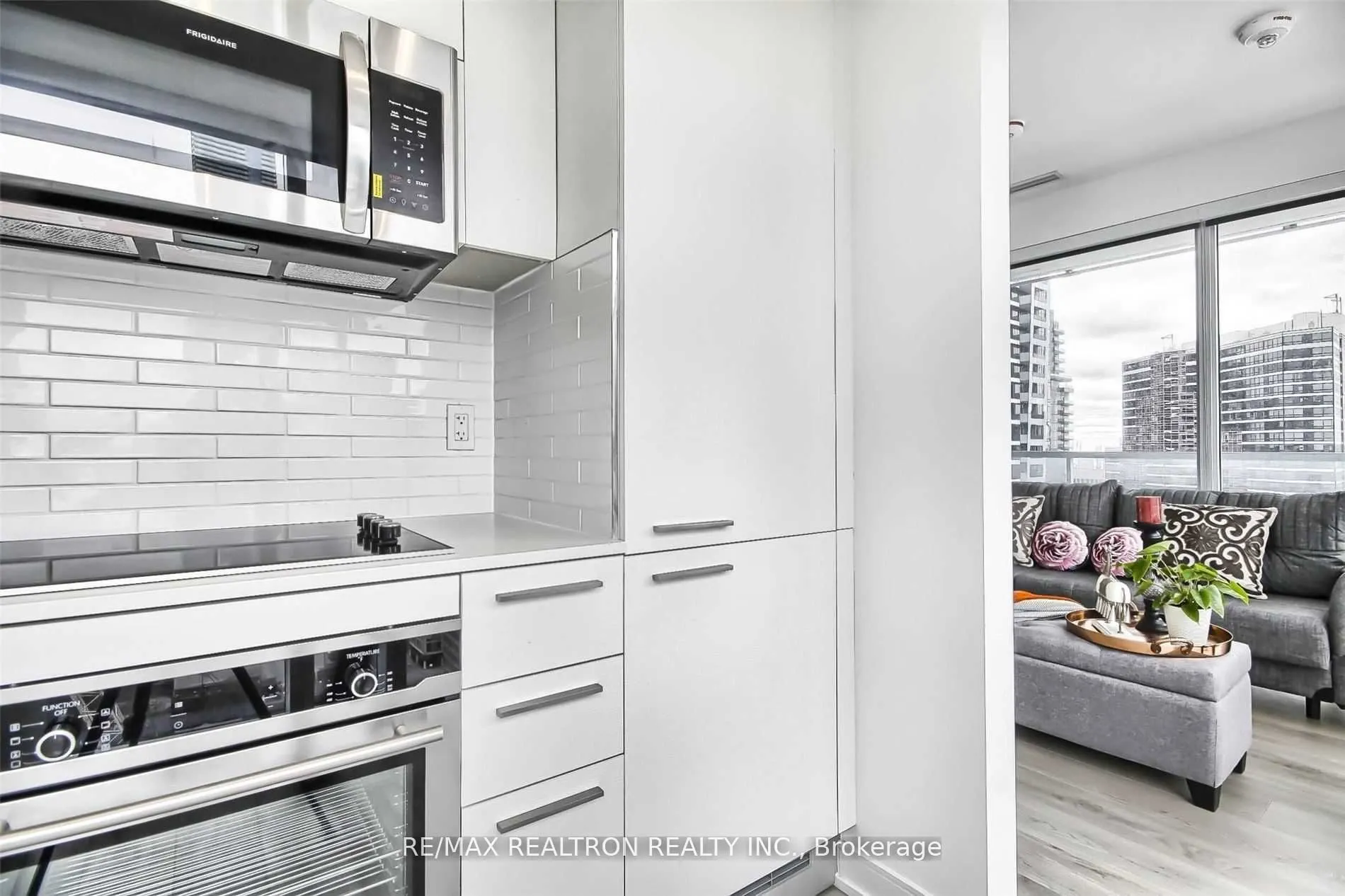 3 Gloucester Street, #2701