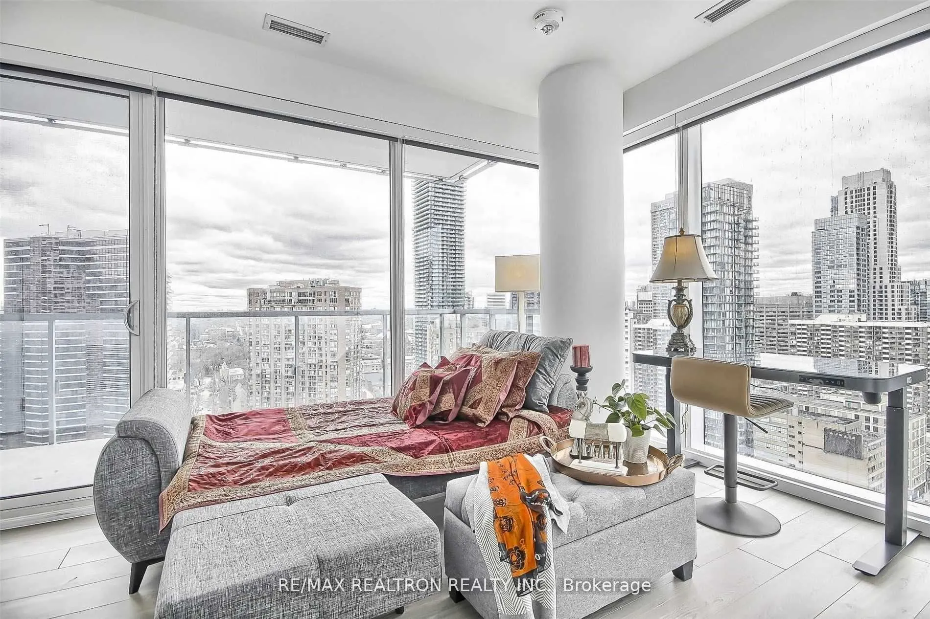 3 Gloucester Street, #2701