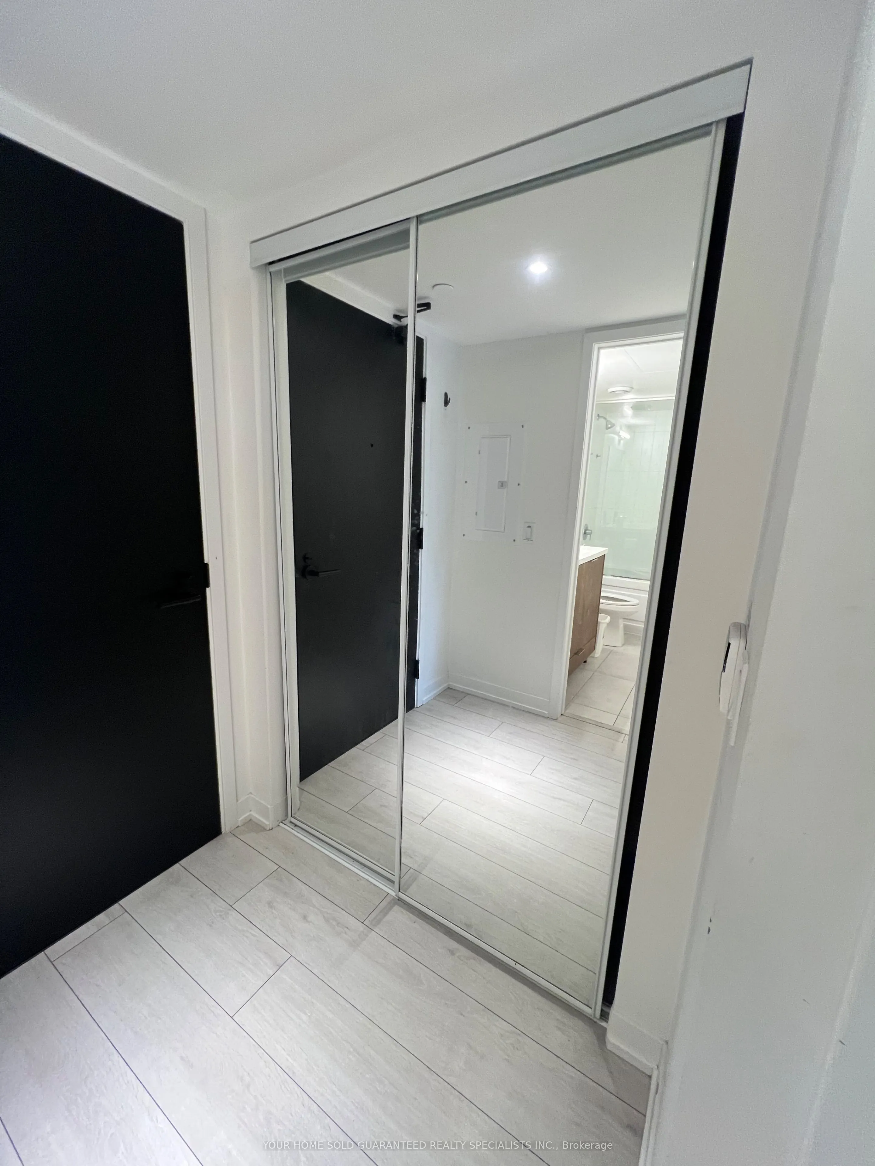 60 Shuter Street, #917