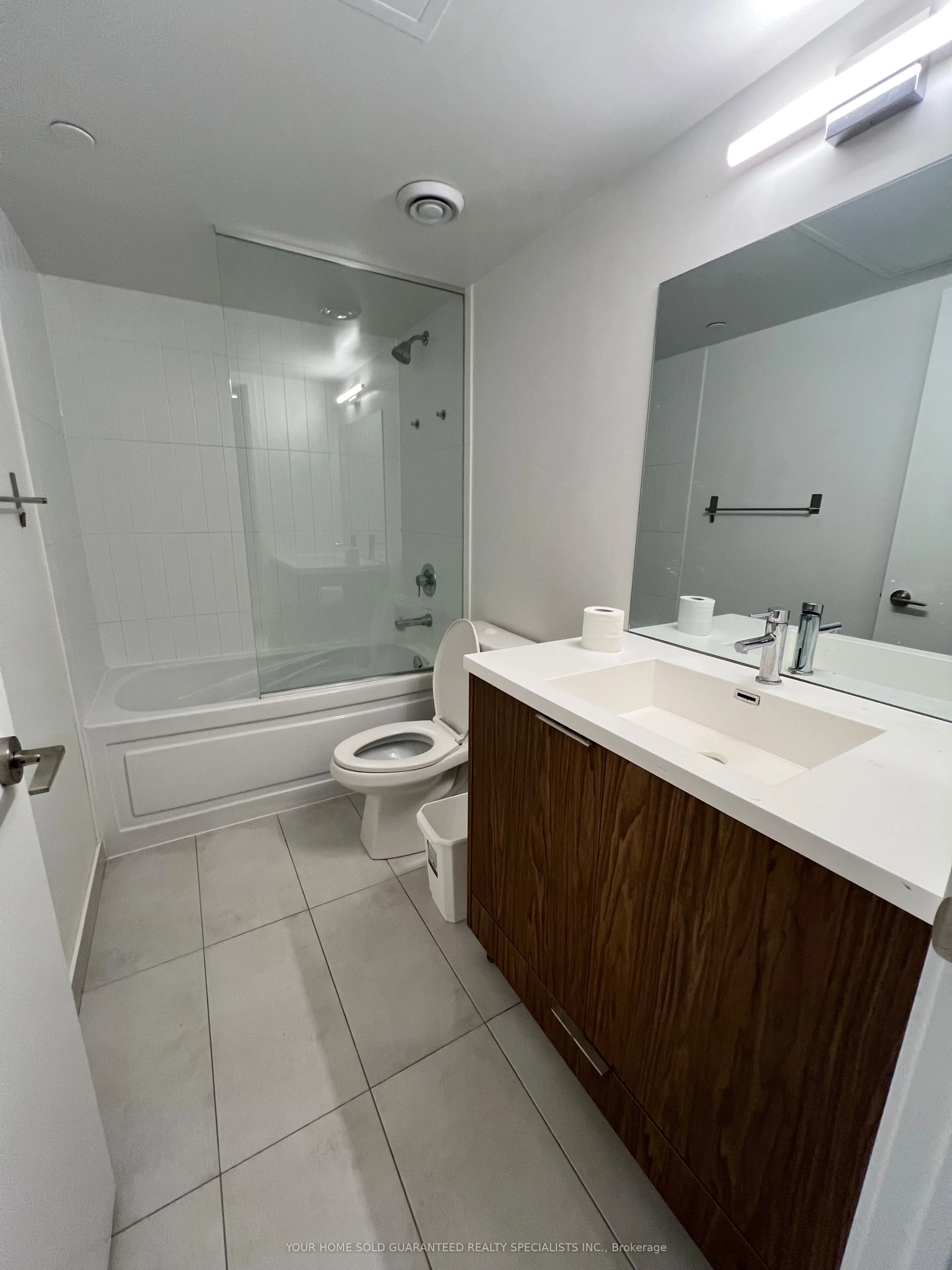 60 Shuter Street, #917