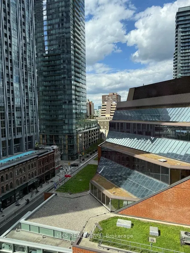771 Yonge Street, #905